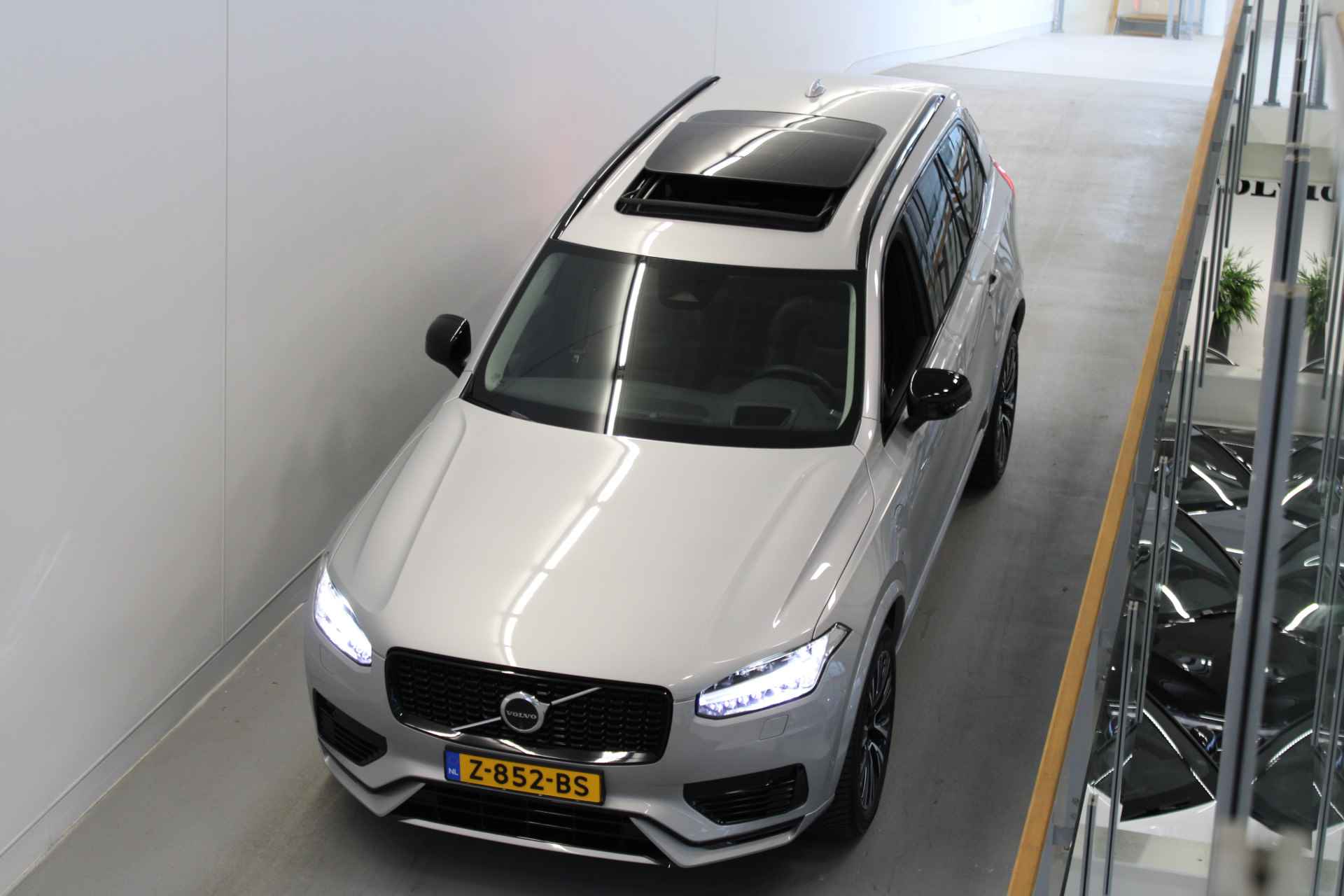 Volvo XC90 T8 455PK AWD Ultimate Dark | Luchtvering | Trekhaak | 360º view | All season | Panoramadak | HUD - 24/74