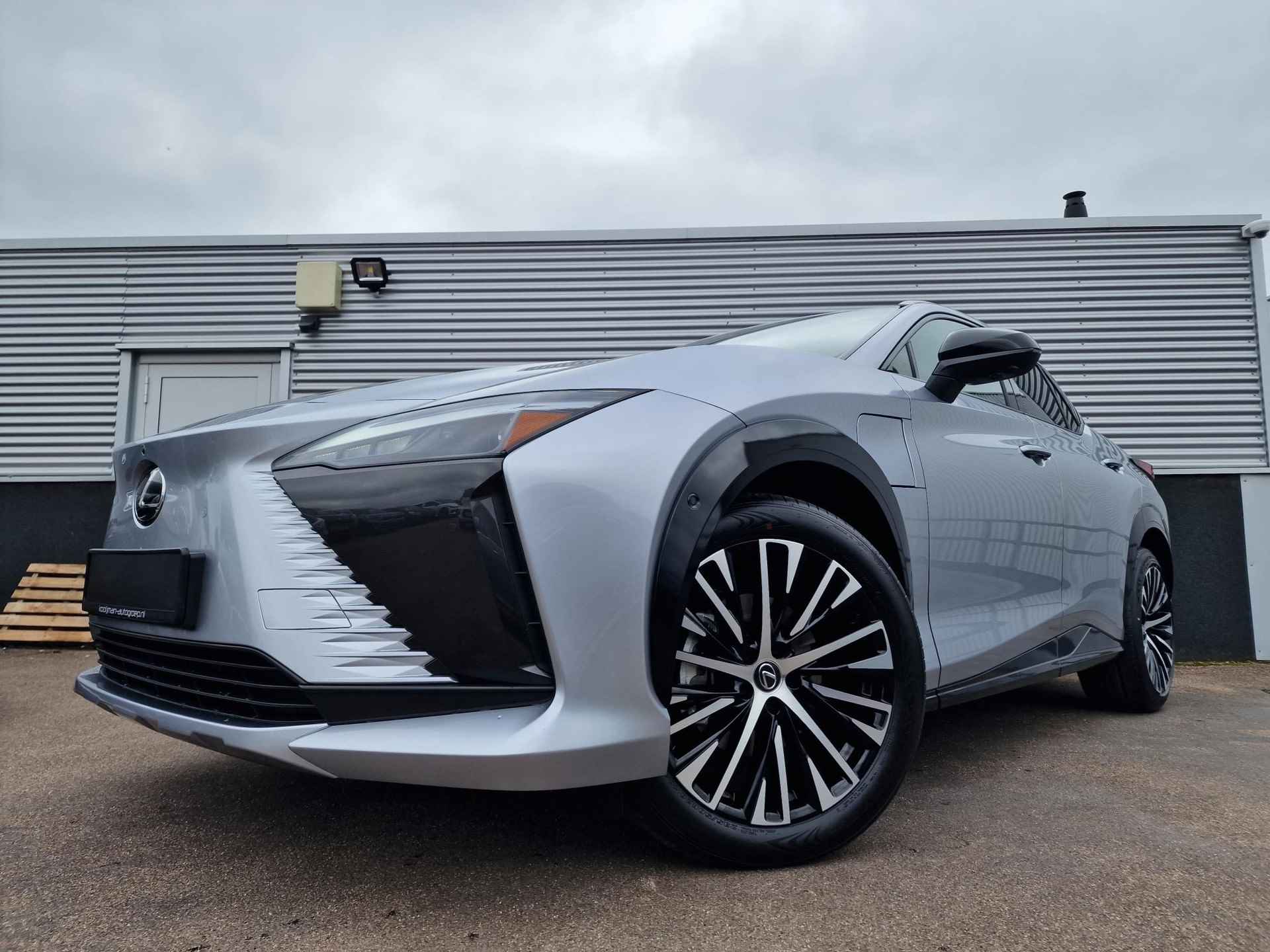 Lexus RZ 450e President Line 71 kWh NIEUW - Full Options - Uit voorraad leveren -  NIEUW - Electrisch aangedreven - 2/84