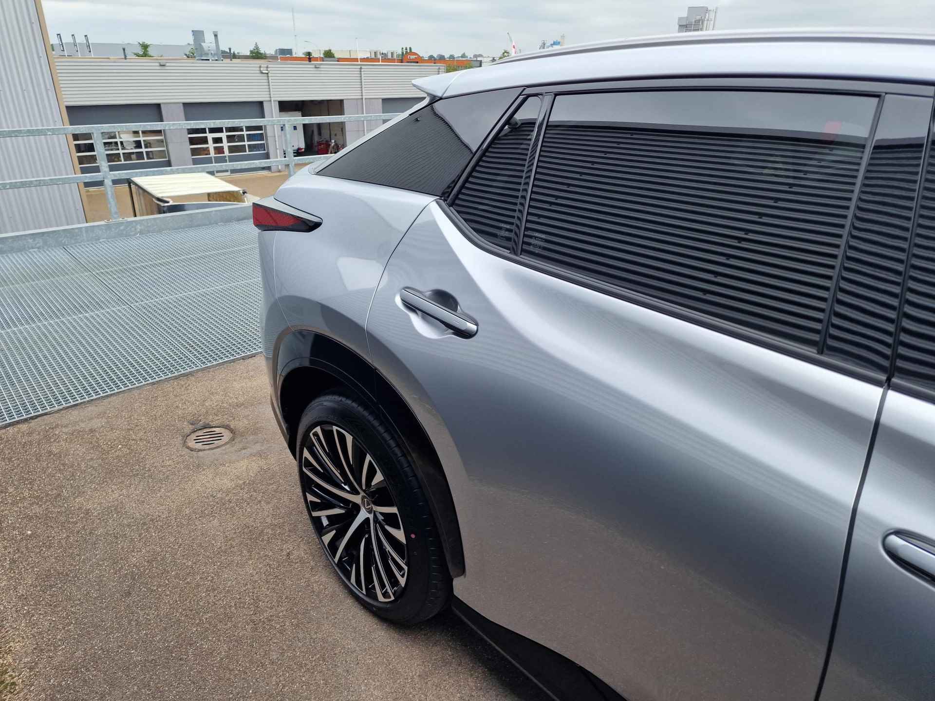 Lexus RZ 450e President Line 71 kWh NIEUW - Full Options - Uit voorraad leveren -  NIEUW - Electrisch aangedreven - 14/84