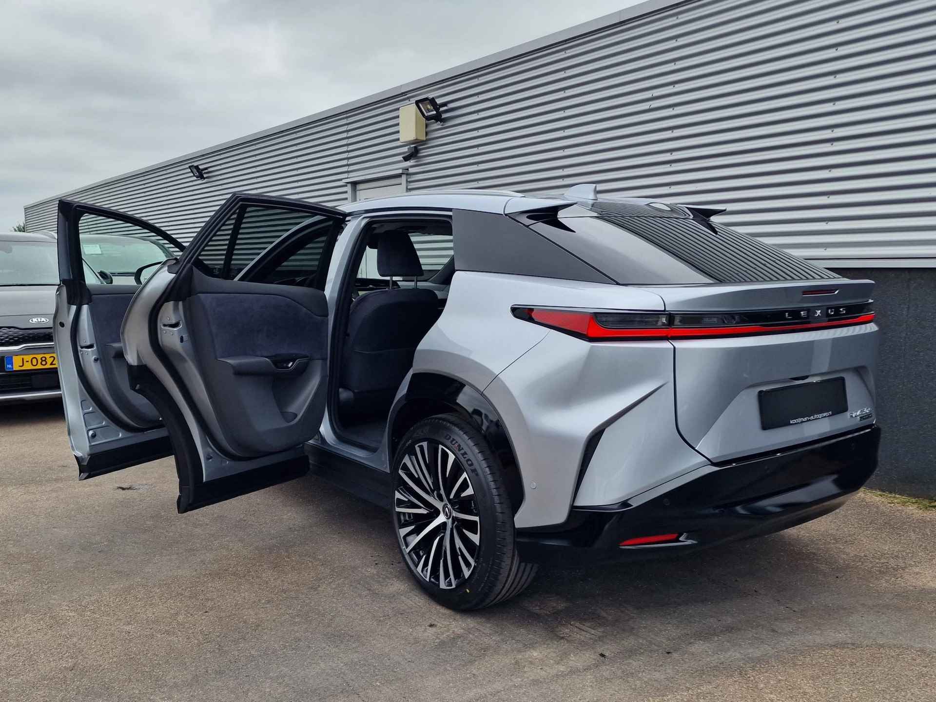 Lexus RZ 450e President Line 71 kWh NIEUW - Full Options - Uit voorraad leveren -  NIEUW - Electrisch aangedreven - 28/84