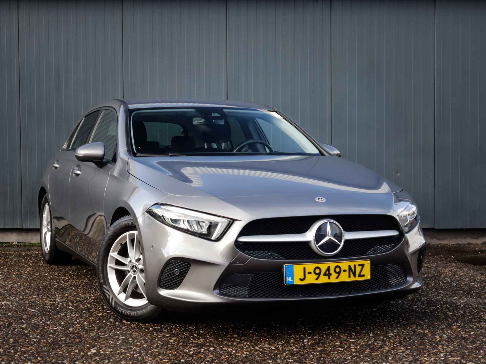 Mercedes-Benz A-Klasse 180 Business Solution (136 PK) 1e-Eig, Keurig-Onderh, 12-Mnd-BOVAG, NL-Auto, Trekhaak, Navigatie, Cruisecontrol, Keyless-Start, Achteruitrijcamera, Parkeersensoren-V+A, Licht-Zicht-Pakket, DAB, Stoelverwarming, Lm-Velgen-16Inch, Privacy-Glas - 35/40