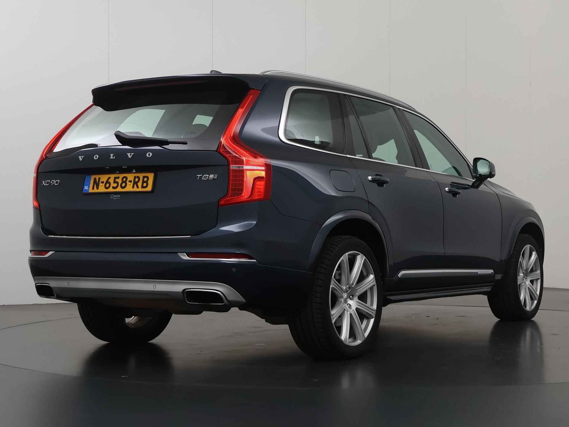 Volvo XC90 2.0 T8 Twin Engine AWD Inscription | Panoramadak | Navigatie | Luchtvering | Parkeercamera | Keyless Go | Head-Up | Stoelverwarming | Carplay | 7-Persoons | - 3/56