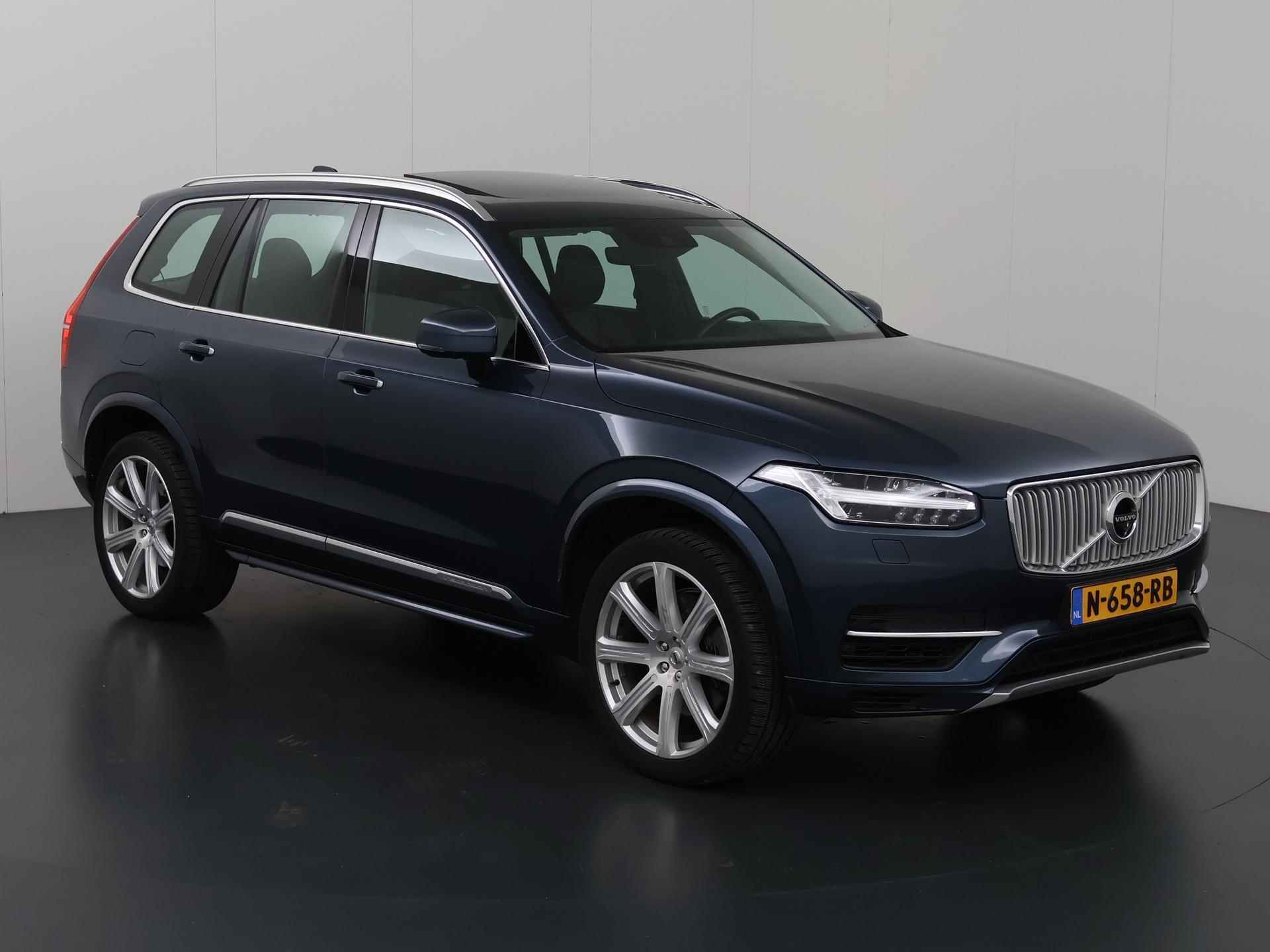 Volvo XC90 2.0 T8 Twin Engine AWD Inscription | Panoramadak | Navigatie | Luchtvering | Parkeercamera | Keyless Go | Head-Up | Stoelverwarming | Carplay | 7-Persoons | - 24/56