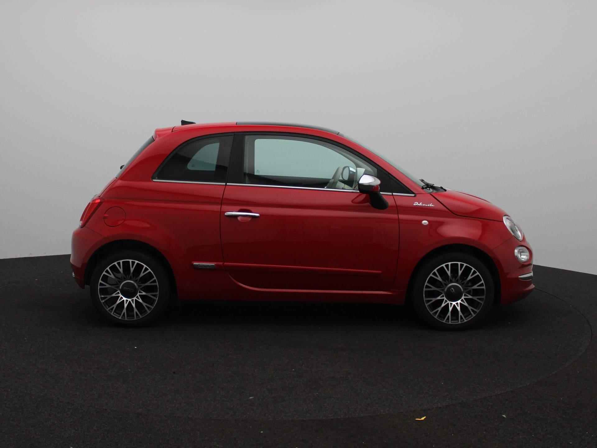 Fiat 500 1.0 Hybrid Dolcevita | Panoramadak | Apple CarPlay | Climate Control | Parkeersensoren | 16'' Velgen | - 6/22