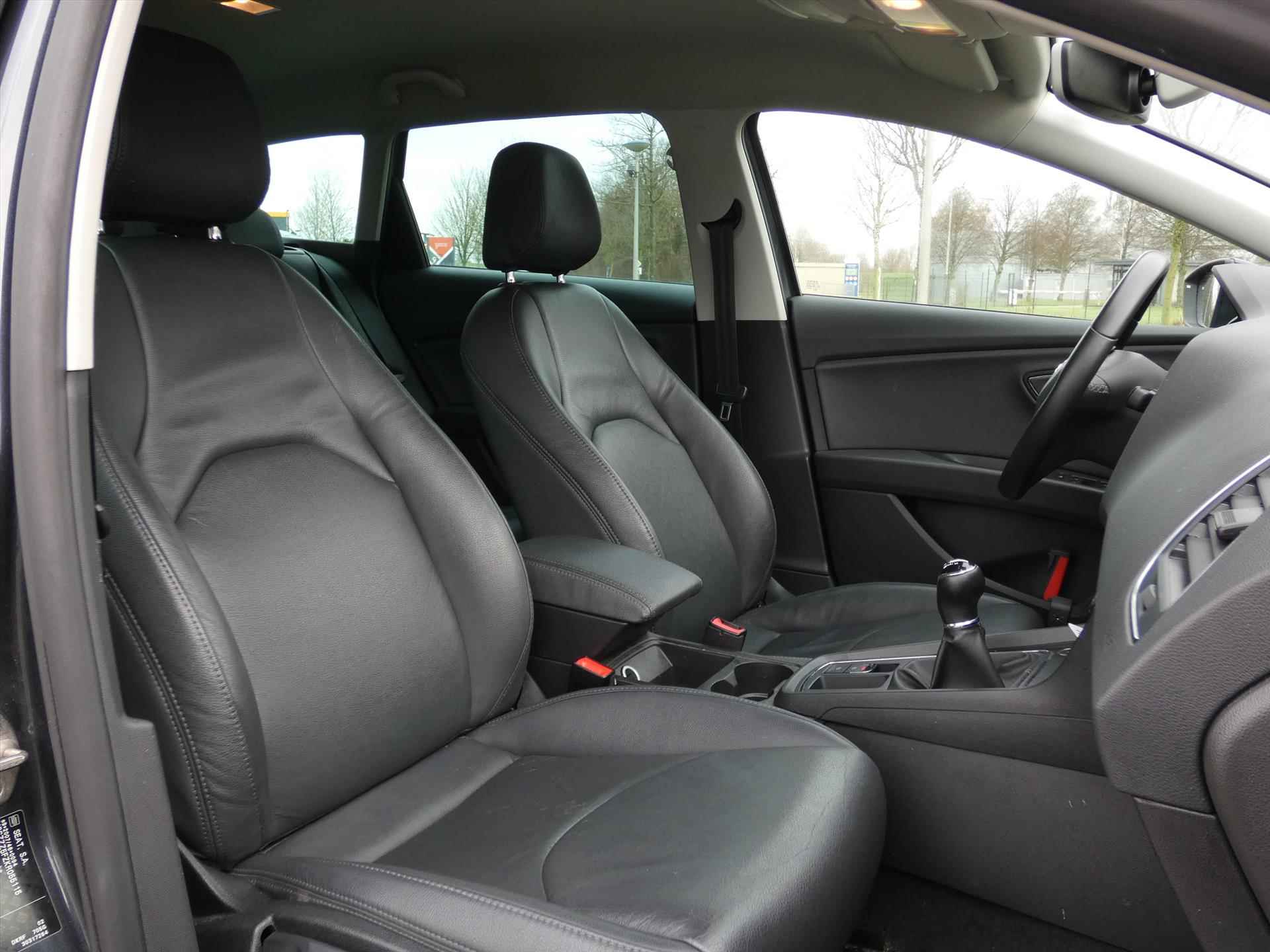 SEAT Leon Sportstourer 1.0 EcoTSI 115PK Style Business Intense | Leder | Stoelverw. | Carplay | 1e Eigenaar | - 12/41