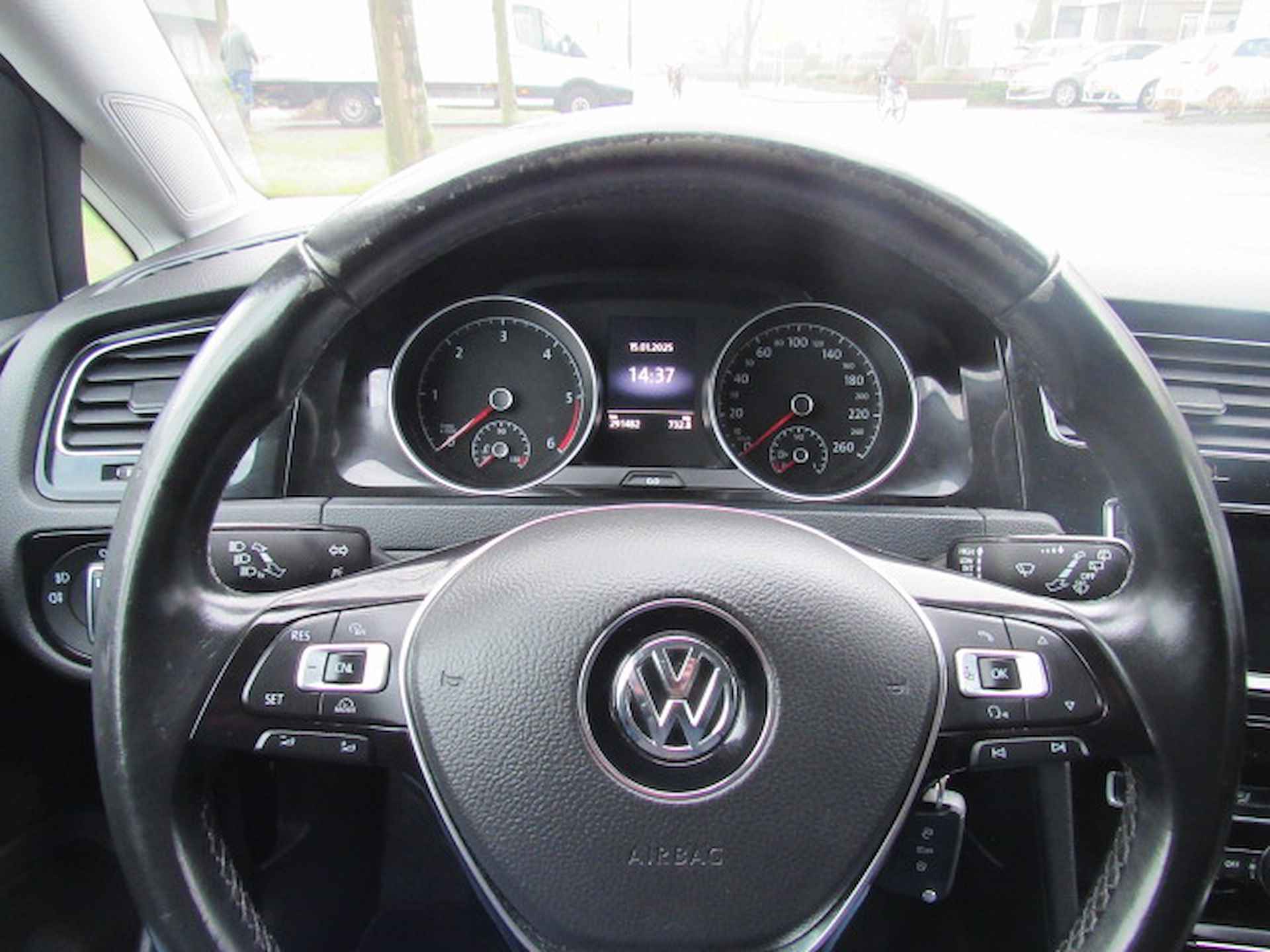 VOLKSWAGEN Golf 1.6 TDI 110pk BMT Highline - 12/17