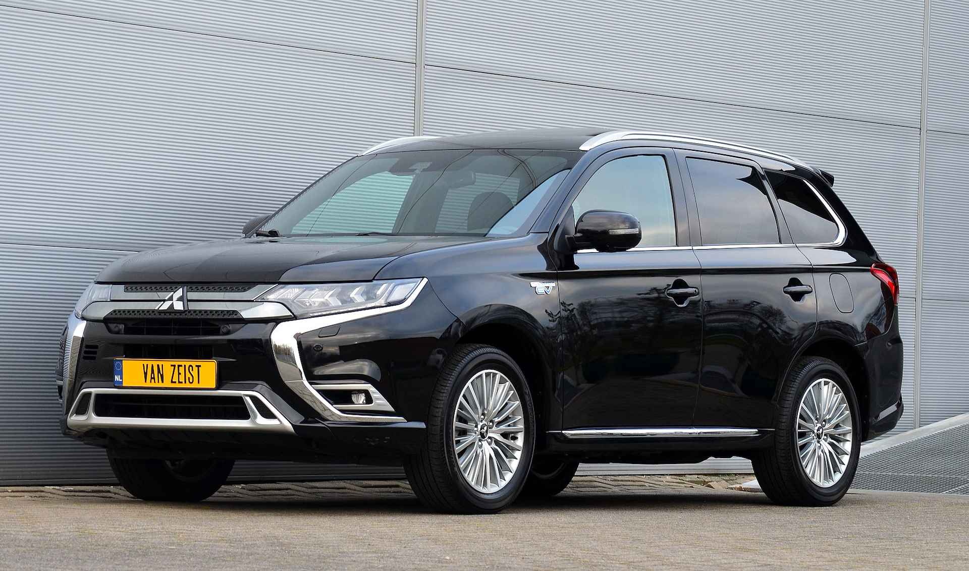 Mitsubishi Outlander PHEV 2.4 INSTYLE 4WD | PLUG IN HYBRID | V2G | SCHUIFDAK | ADAPTIEF CRUISE | TREKHAAK 1500KG | FABRIEKGARANTIE TOT 03-08-2029* | ALL IN RIJKLAARPRIJS - 6/51