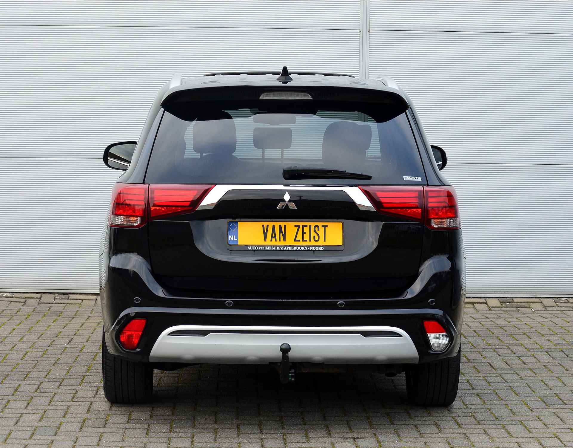 Mitsubishi Outlander PHEV 2.4 INSTYLE 4WD | PLUG IN HYBRID | V2G | SCHUIFDAK | ADAPTIEF CRUISE | TREKHAAK 1500KG | FABRIEKGARANTIE TOT 03-08-2029* | ALL IN RIJKLAARPRIJS - 9/51