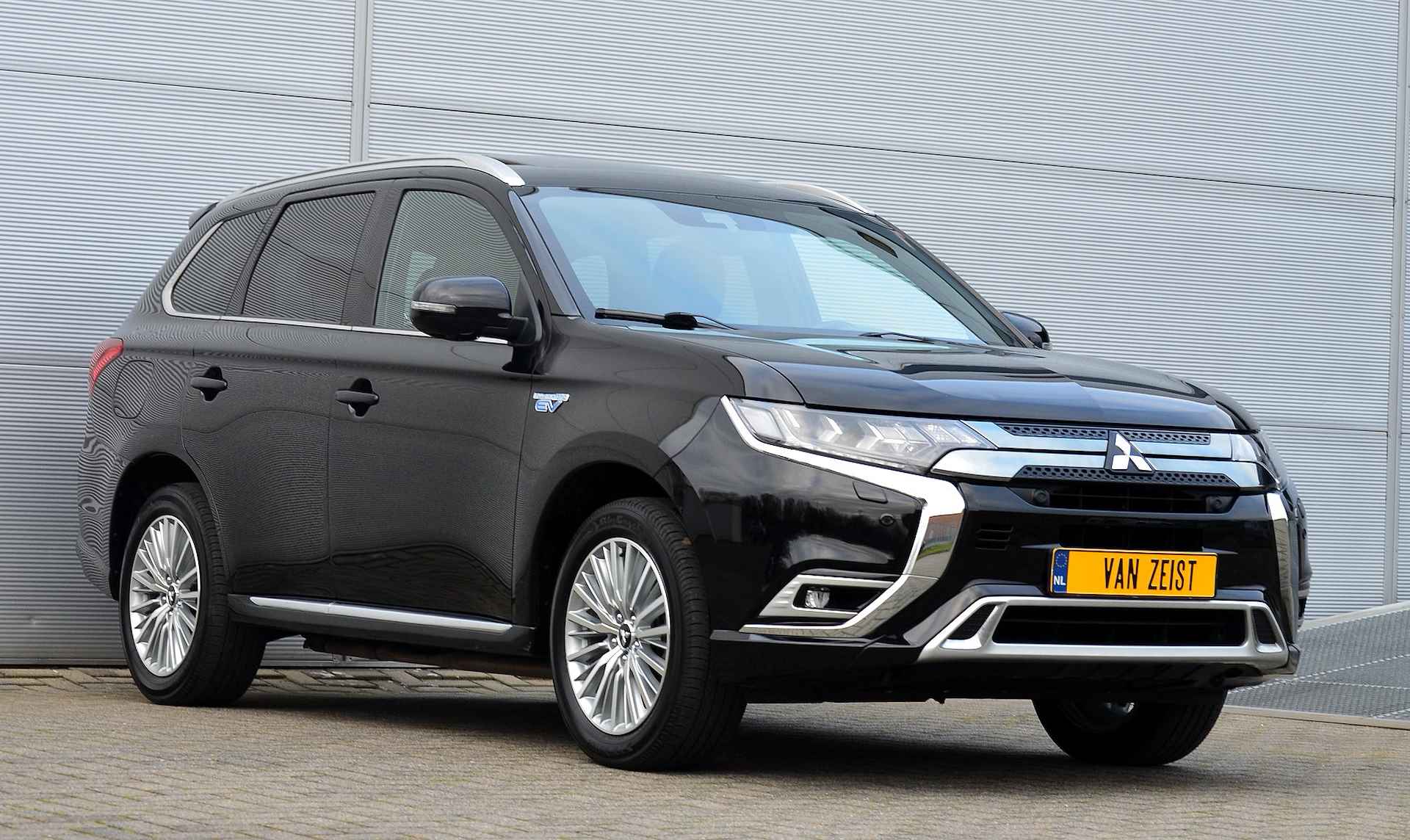 Mitsubishi Outlander PHEV 2.4 INSTYLE 4WD | PLUG IN HYBRID | V2G | SCHUIFDAK | ADAPTIEF CRUISE | TREKHAAK 1500KG | FABRIEKGARANTIE TOT 03-08-2029* | ALL IN RIJKLAARPRIJS - 12/51