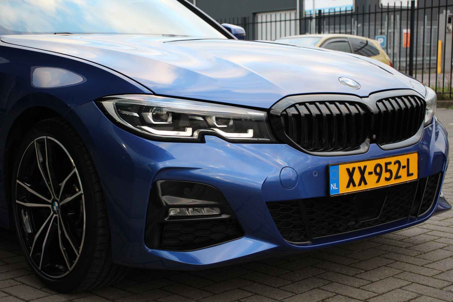 BMW 3-serie 330i High Executive Edition | M-Sport | HUD | H/K | Schuifdak - 8/41