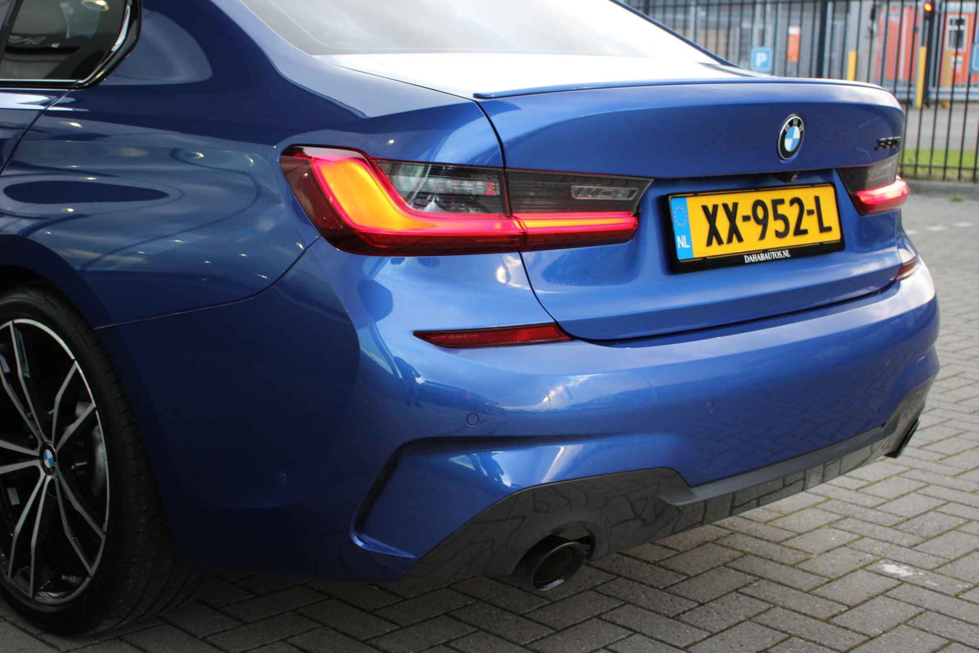 BMW 3-serie 330i High Executive Edition | M-Sport | HUD | H/K | Schuifdak - 15/41