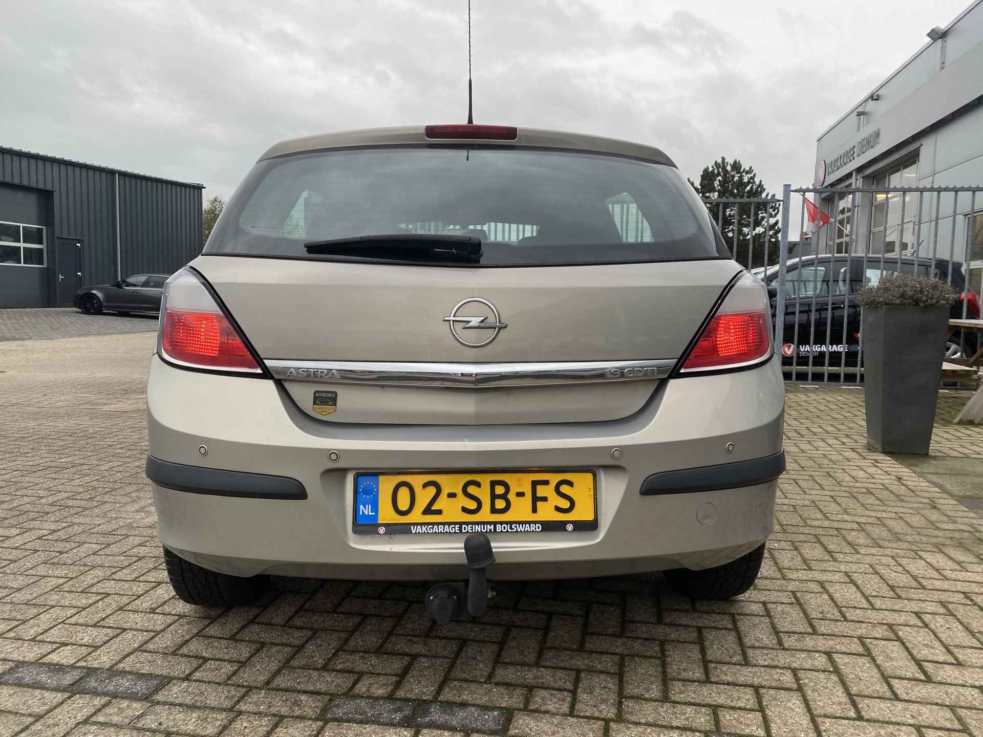 Opel Astra 5drs 1.9 CDTI BUSINESS 5-deurs Airco, Trekhaak, Cruise contr, PDC, etc... - 6/20