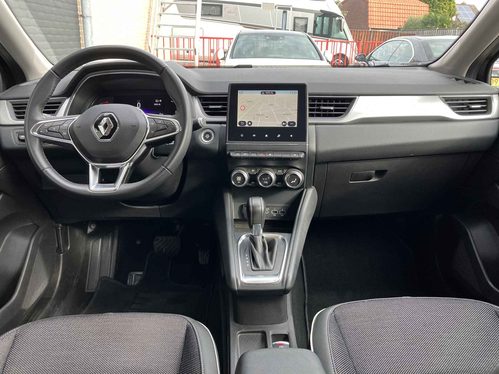 Renault Captur 1.3 TCe 140 Intens AUT. | 1e eigenaar | dealer onderhouden | navigatie | camera | rij assitentie | apple carplay - 17/41