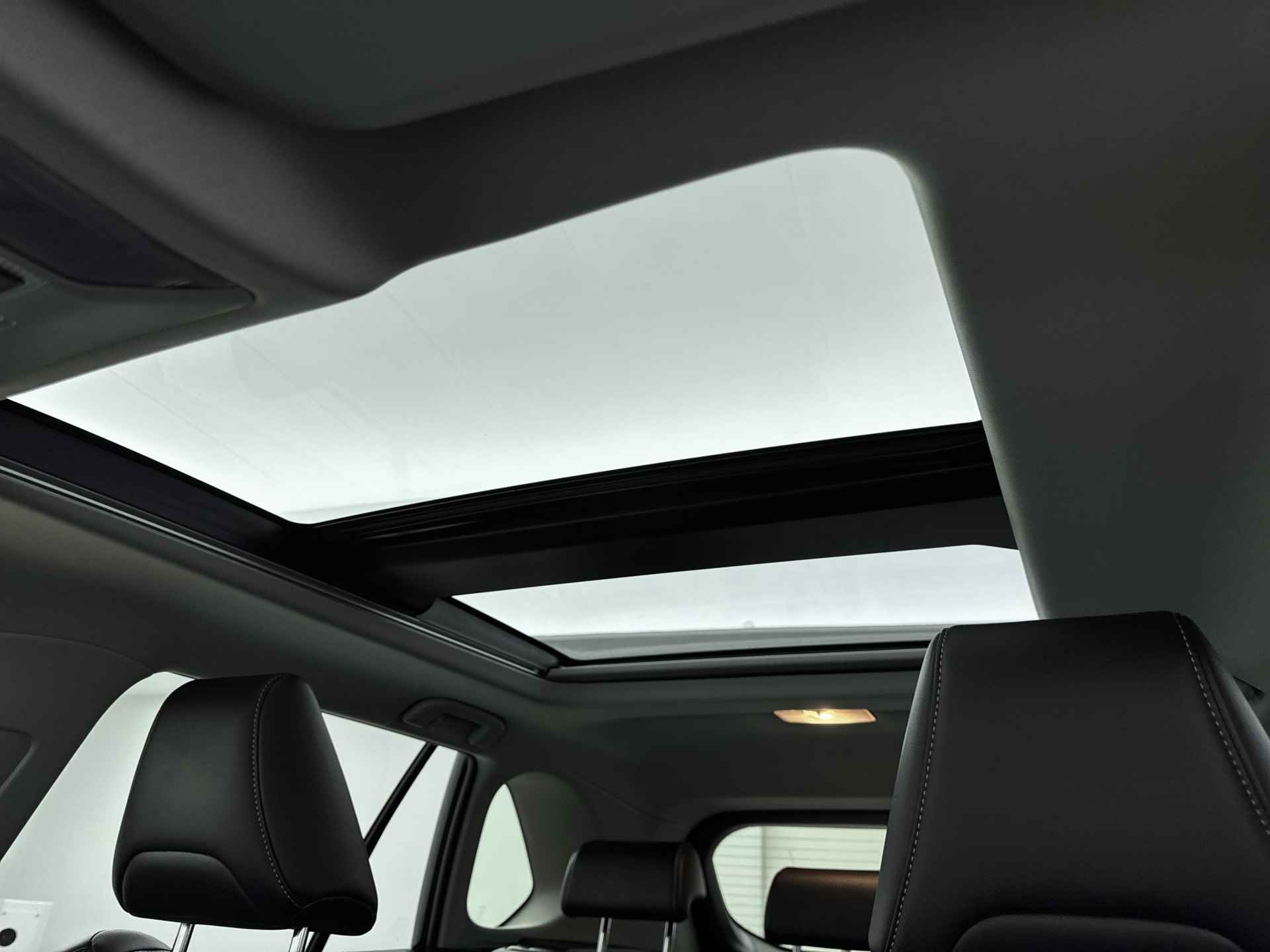 Toyota RAV4 2.5 Hybrid Executive | Premium Pack | Panoramadak | Stoelverwarming & ventilatie | Elektrsche achterklep | - 21/42