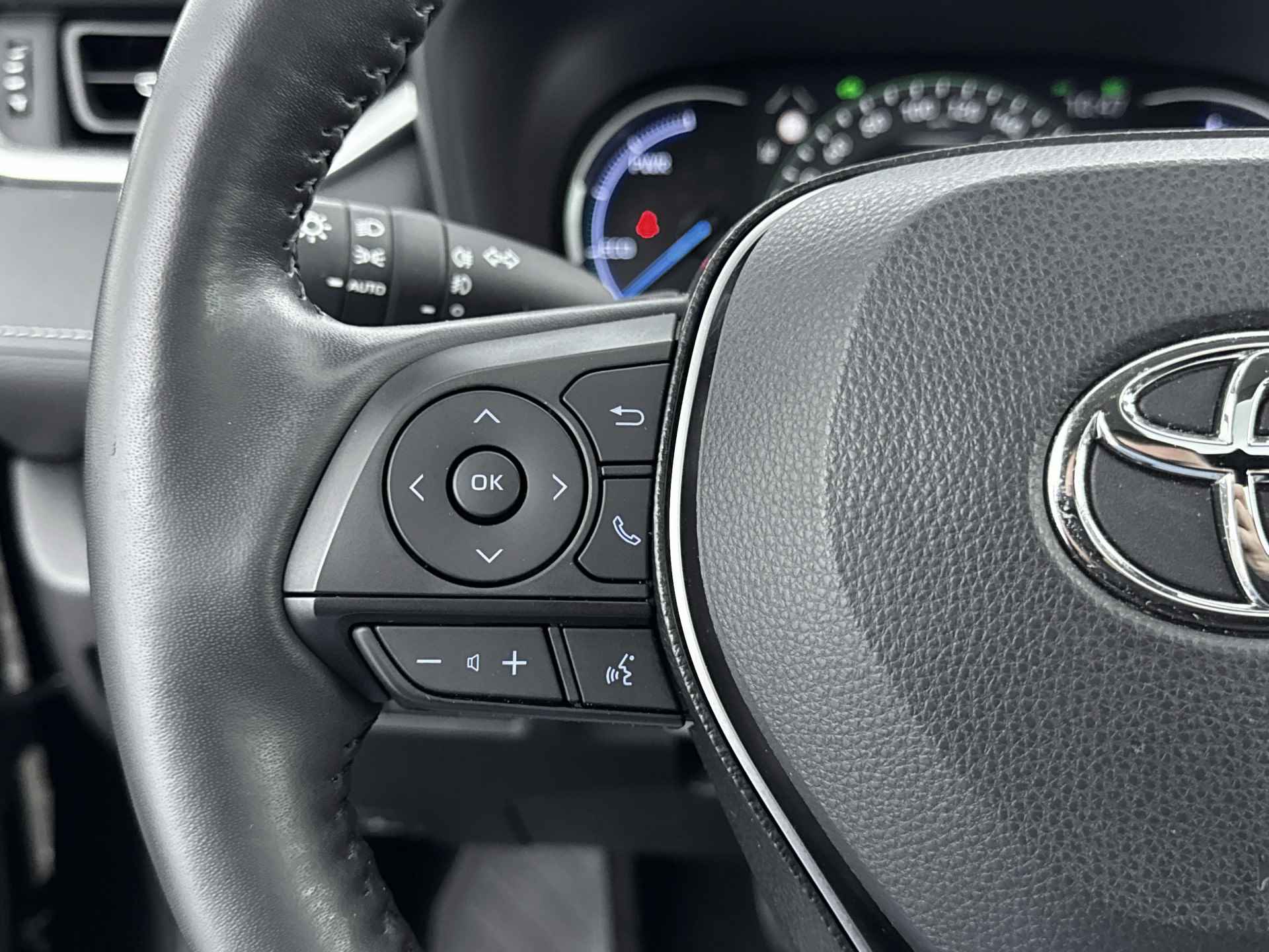 Toyota RAV4 2.5 Hybrid Executive | Premium Pack | Panoramadak | Stoelverwarming & ventilatie | Elektrsche achterklep | OVV A'dam ZO TR - 23/42