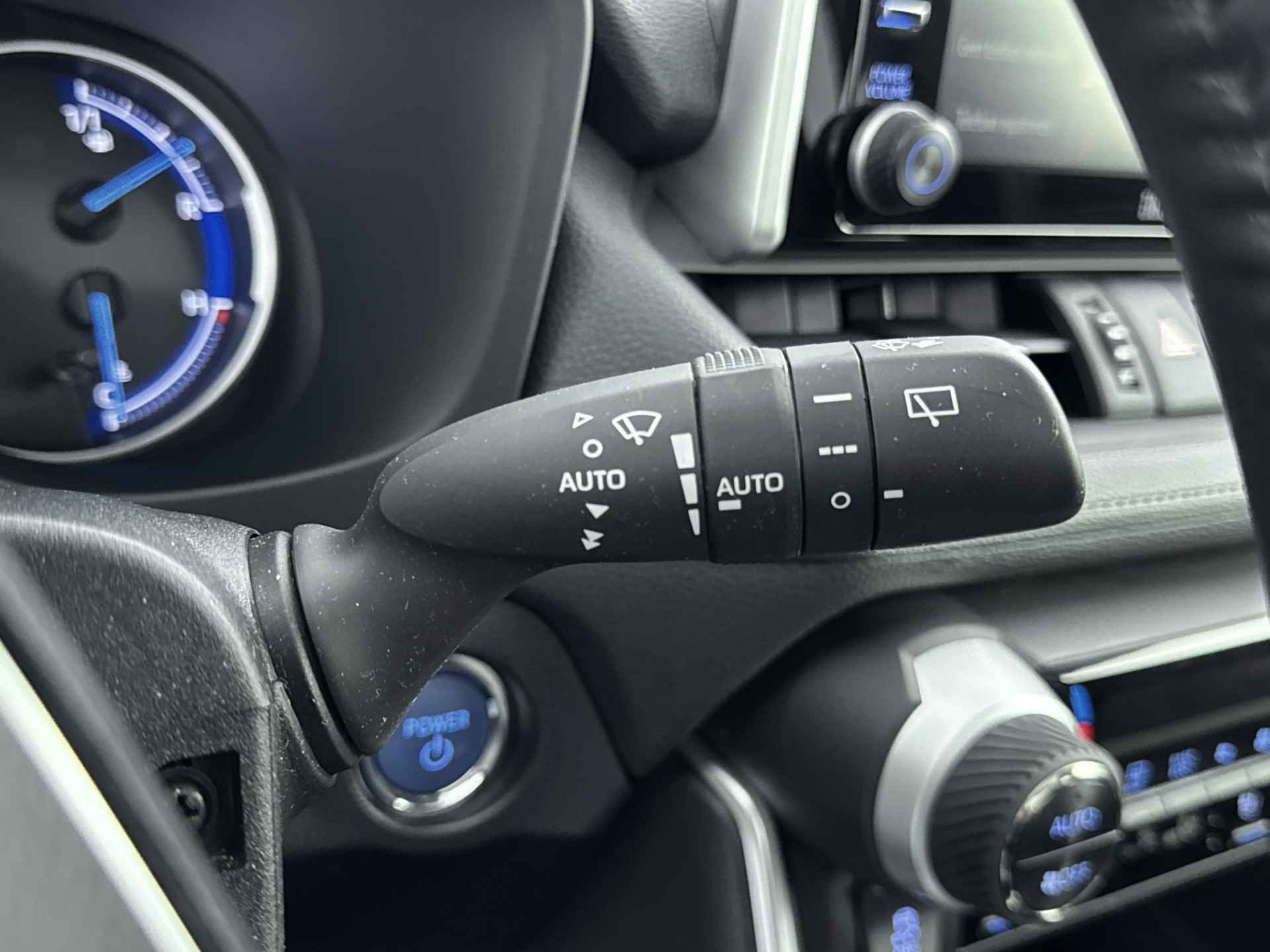 Toyota RAV4 2.5 Hybrid Executive | Premium Pack | Panoramadak | Stoelverwarming & ventilatie | Elektrsche achterklep | OVV A'dam ZO TR - 26/42