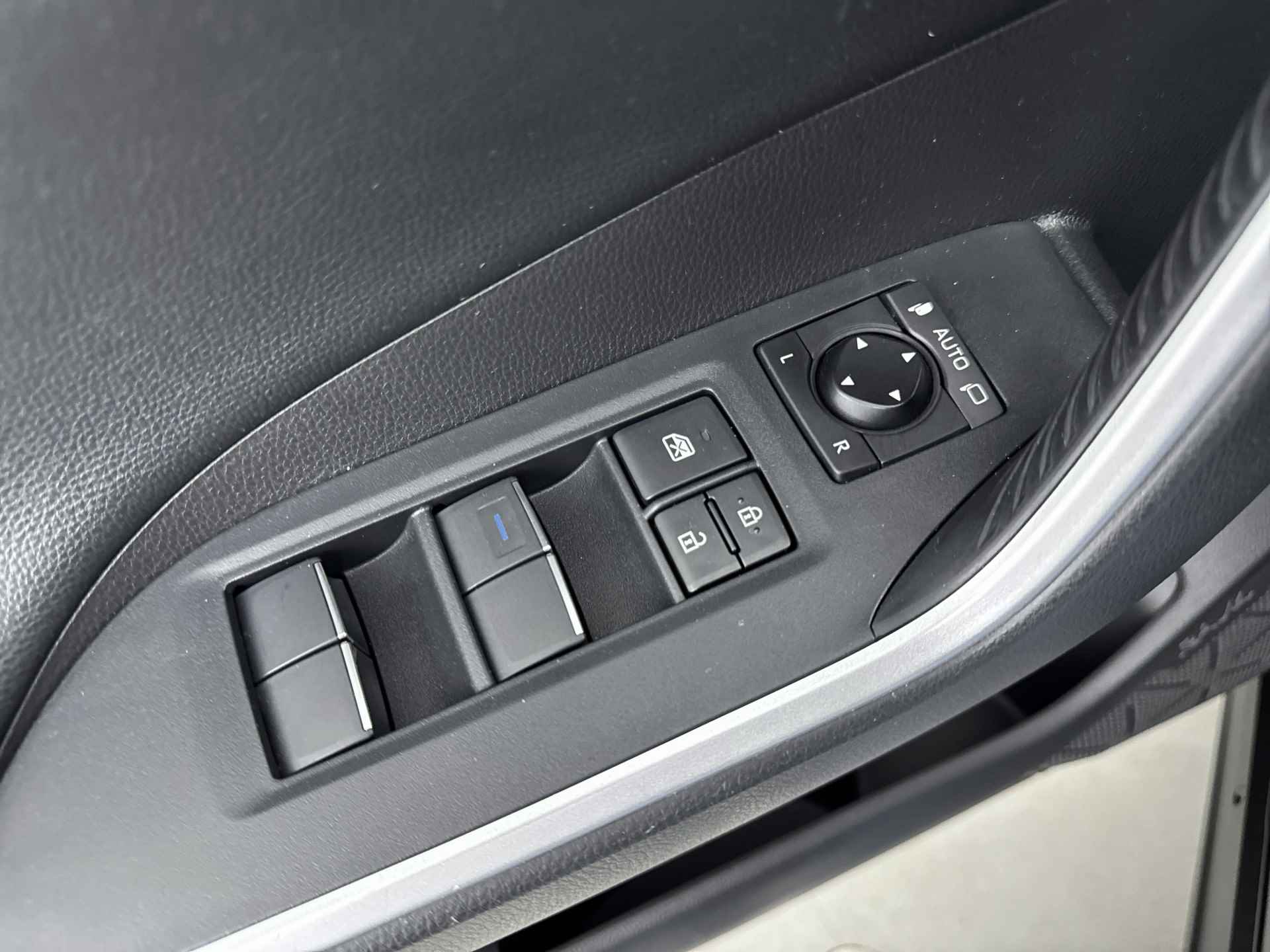Toyota RAV4 2.5 Hybrid Executive | Premium Pack | Panoramadak | Stoelverwarming & ventilatie | Elektrsche achterklep | - 34/42