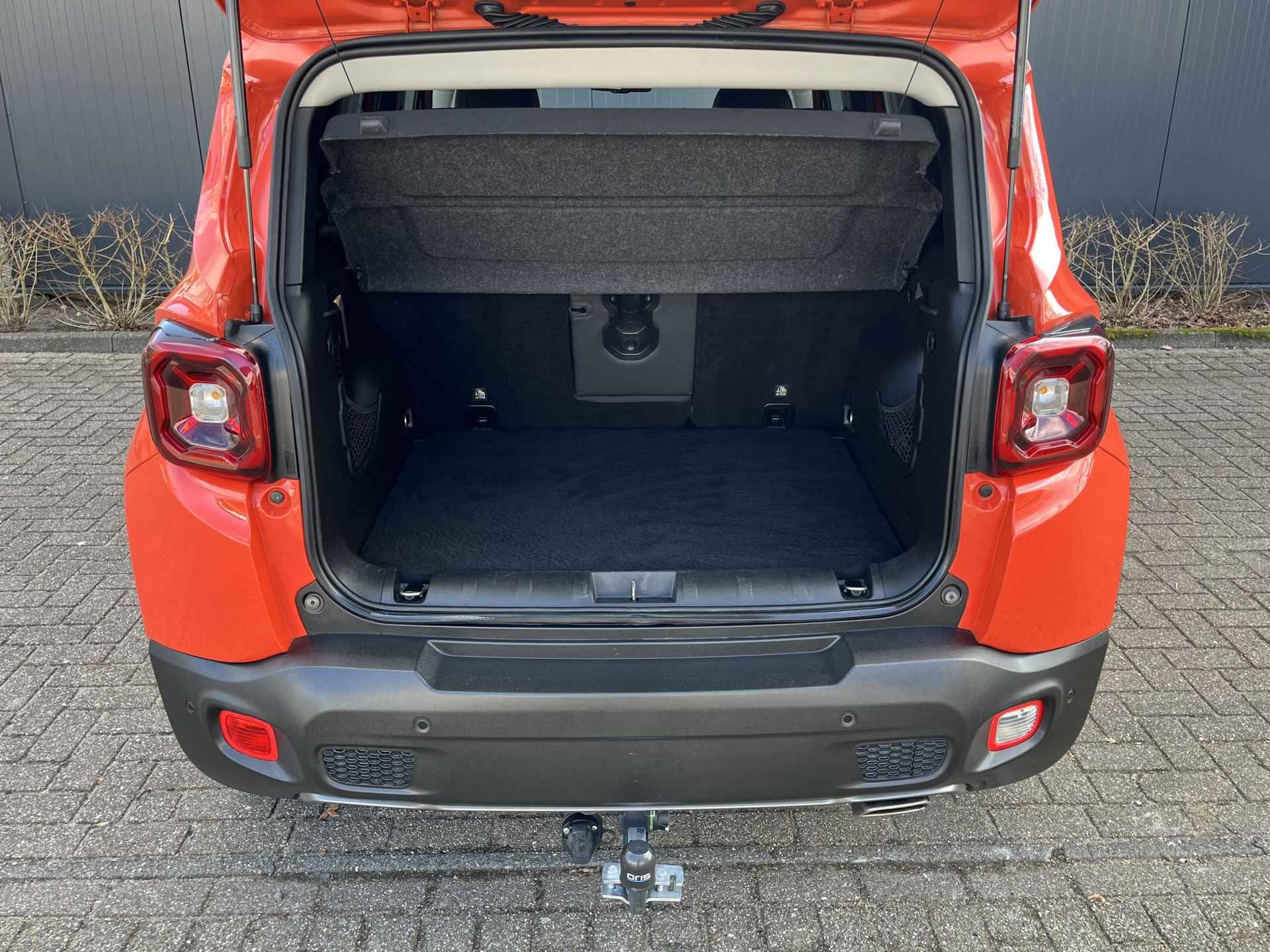 Jeep Renegade 1.0T 120pk Freedom | 1ste eigenaar | Lederen bekleding | Camera | 19" LMV | Trekhaak - 22/23