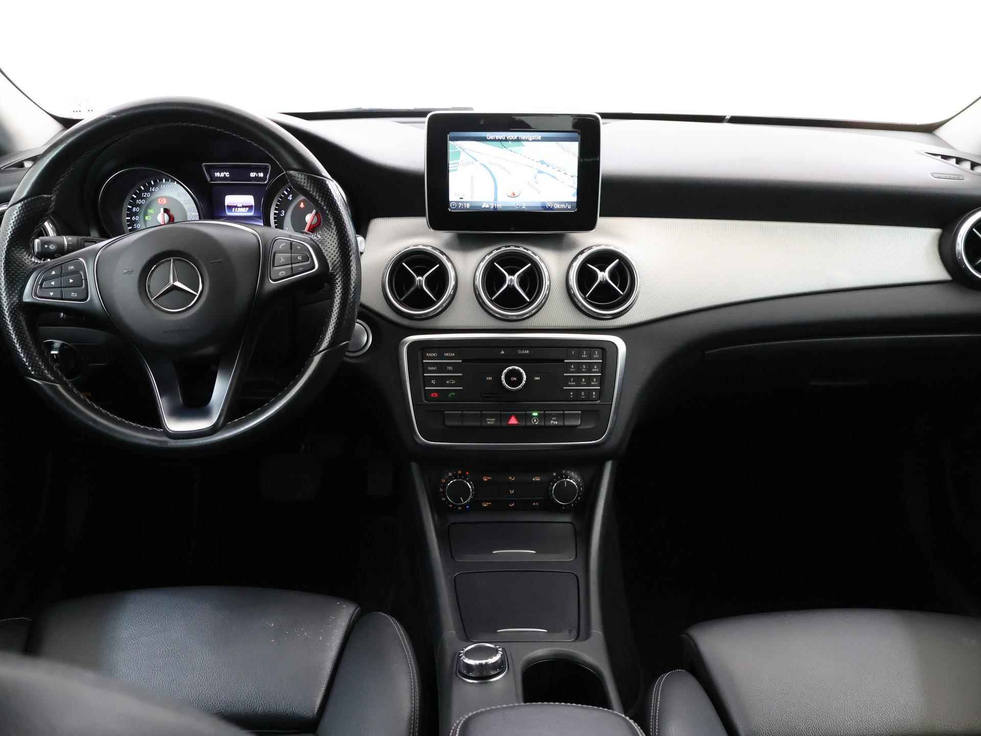 Mercedes-Benz GLA-klasse 200 Prestige | Ele. verstelbare stoelen + Geheugen | Navigatie | Sportstoelen | Crusie Control | Climate Control | Lederen Interieur | - 9/38