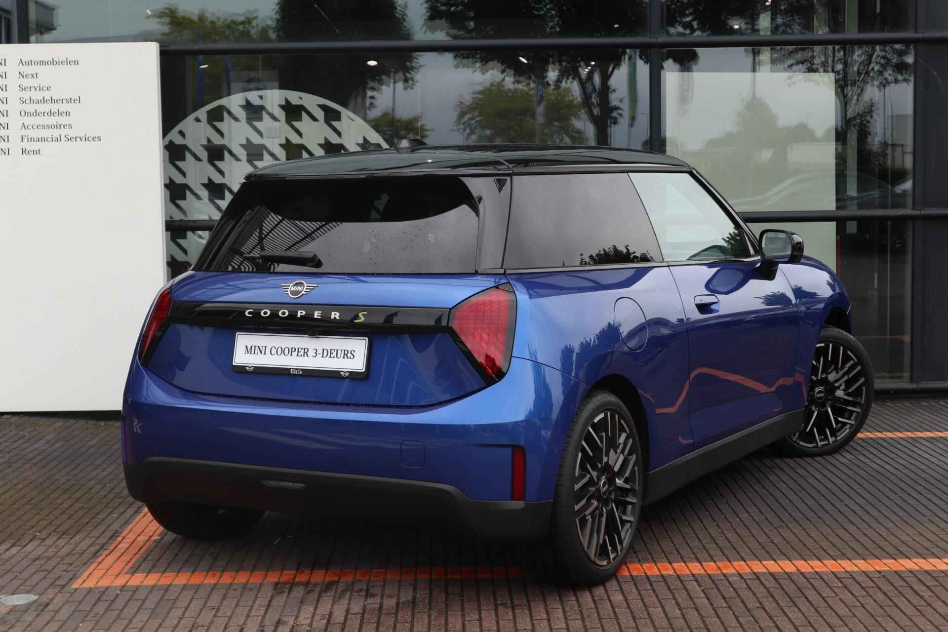 MINI Cooper SE 54.2 kWh | Favoured Trim + Package XL - 3/23