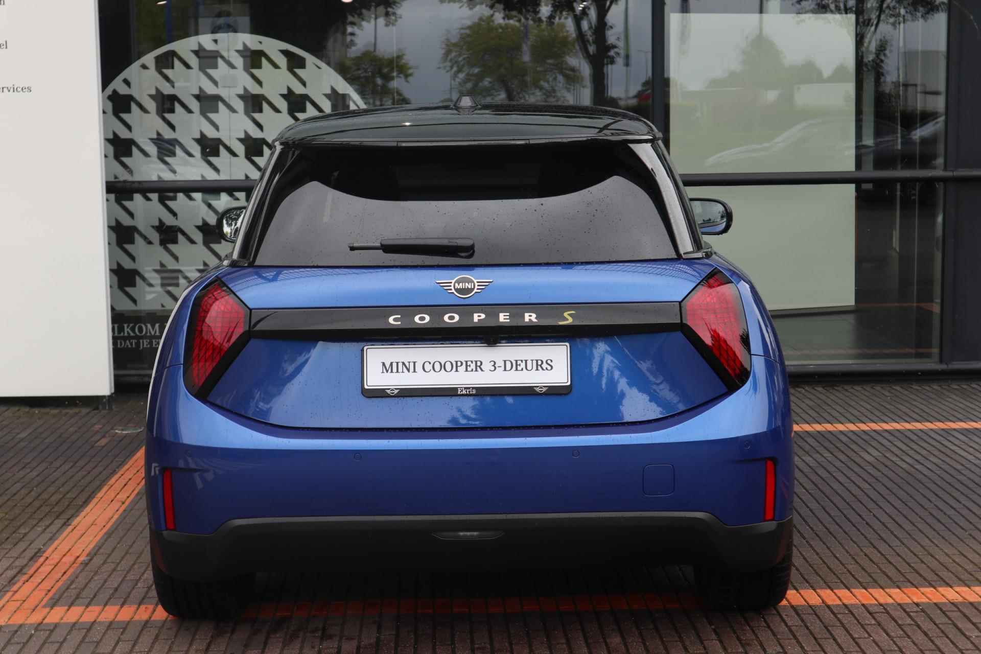 MINI Cooper SE 54.2 kWh | Favoured Trim + Package XL - 6/23