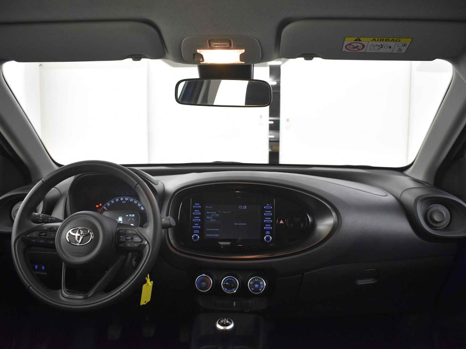 Toyota Aygo X 1.0 VVT-i MT play | Apple & Android Carplay | Camera - 5/26