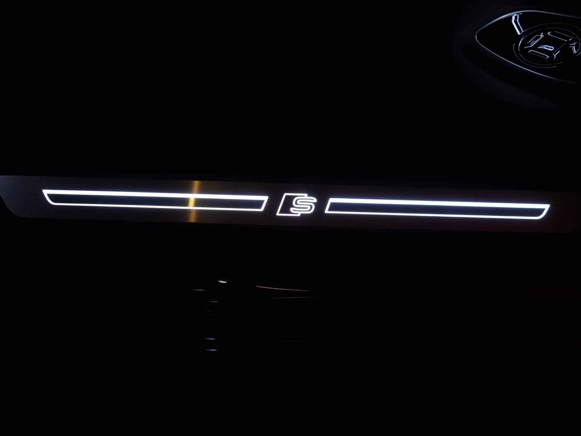 Audi A8 60 TFSI e quattro | S Line | zwart optiek | assistentiepakketten | panoramadak | B&O | 21" - 33/71
