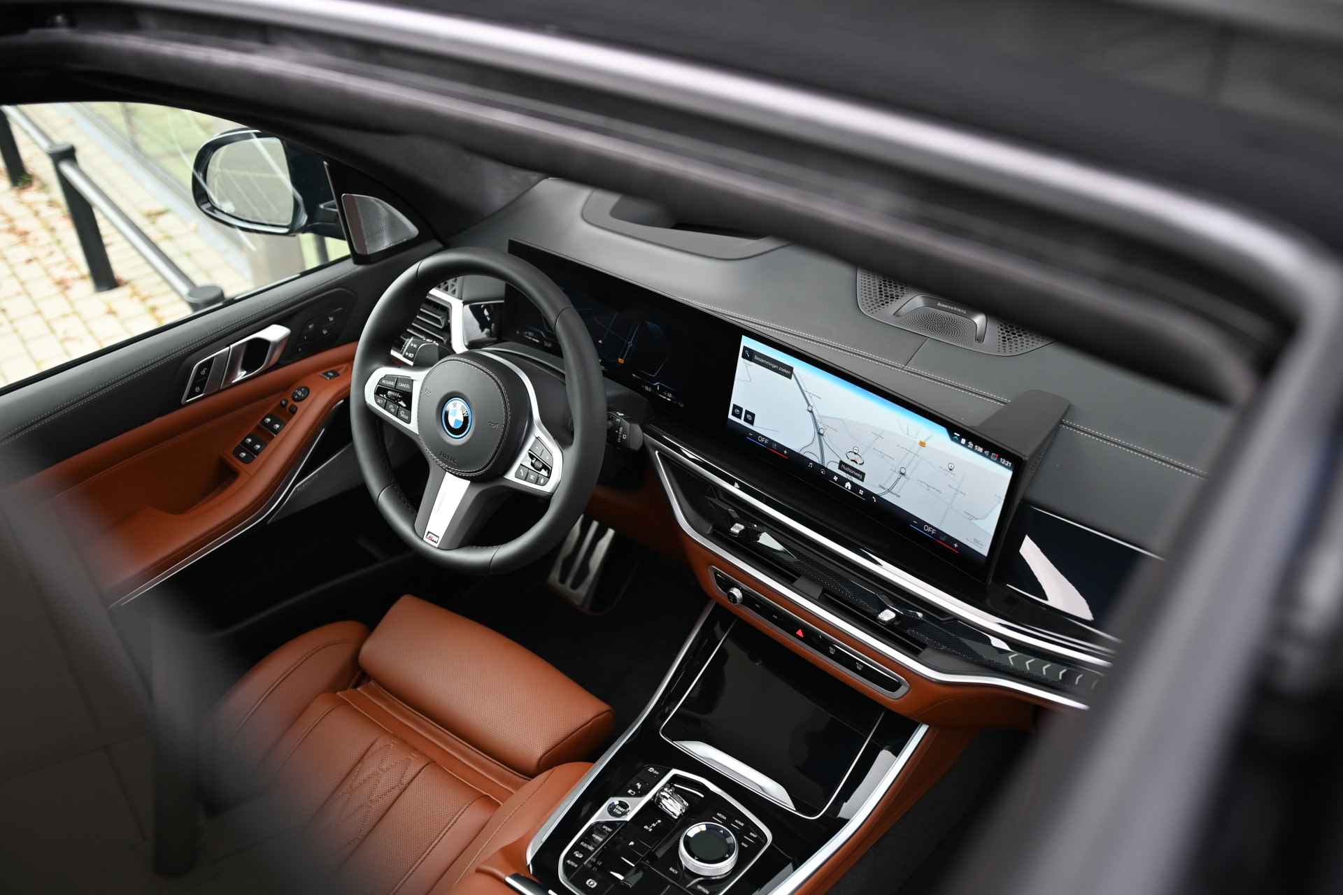 BMW X5 xDrive50e Launch M Sport Automaat / Panoramadak Sky Lounge / Trekhaak / Stoelventilatie / Adaptieve LED / Bowers & Wilkins / Gesture Control / Parking Assistant Professional - 9/43