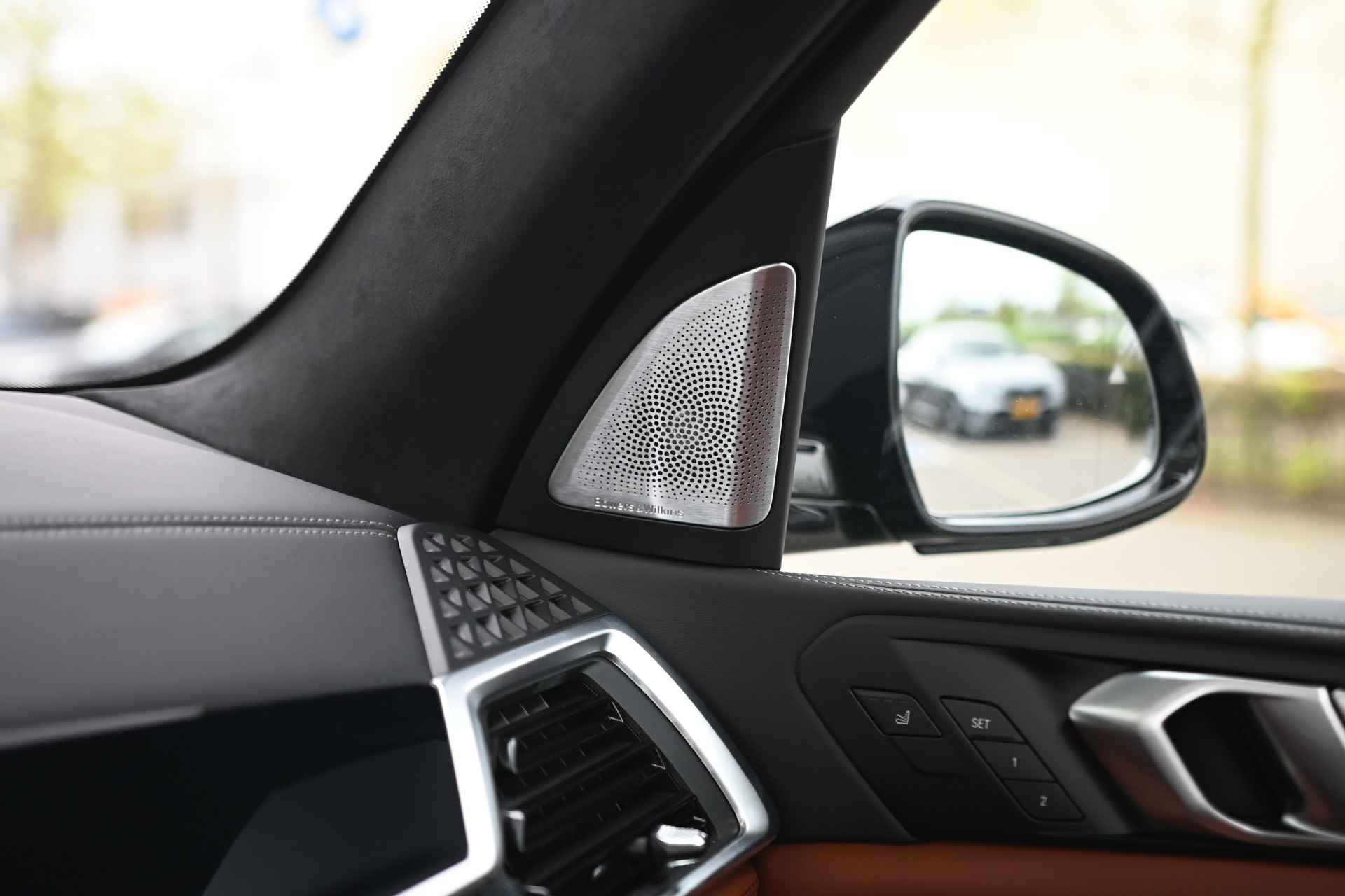 BMW X5 xDrive50e Launch M Sport Automaat / Panoramadak Sky Lounge / Trekhaak / Stoelventilatie / Adaptieve LED / Bowers & Wilkins / Gesture Control / Parking Assistant Professional - 14/43