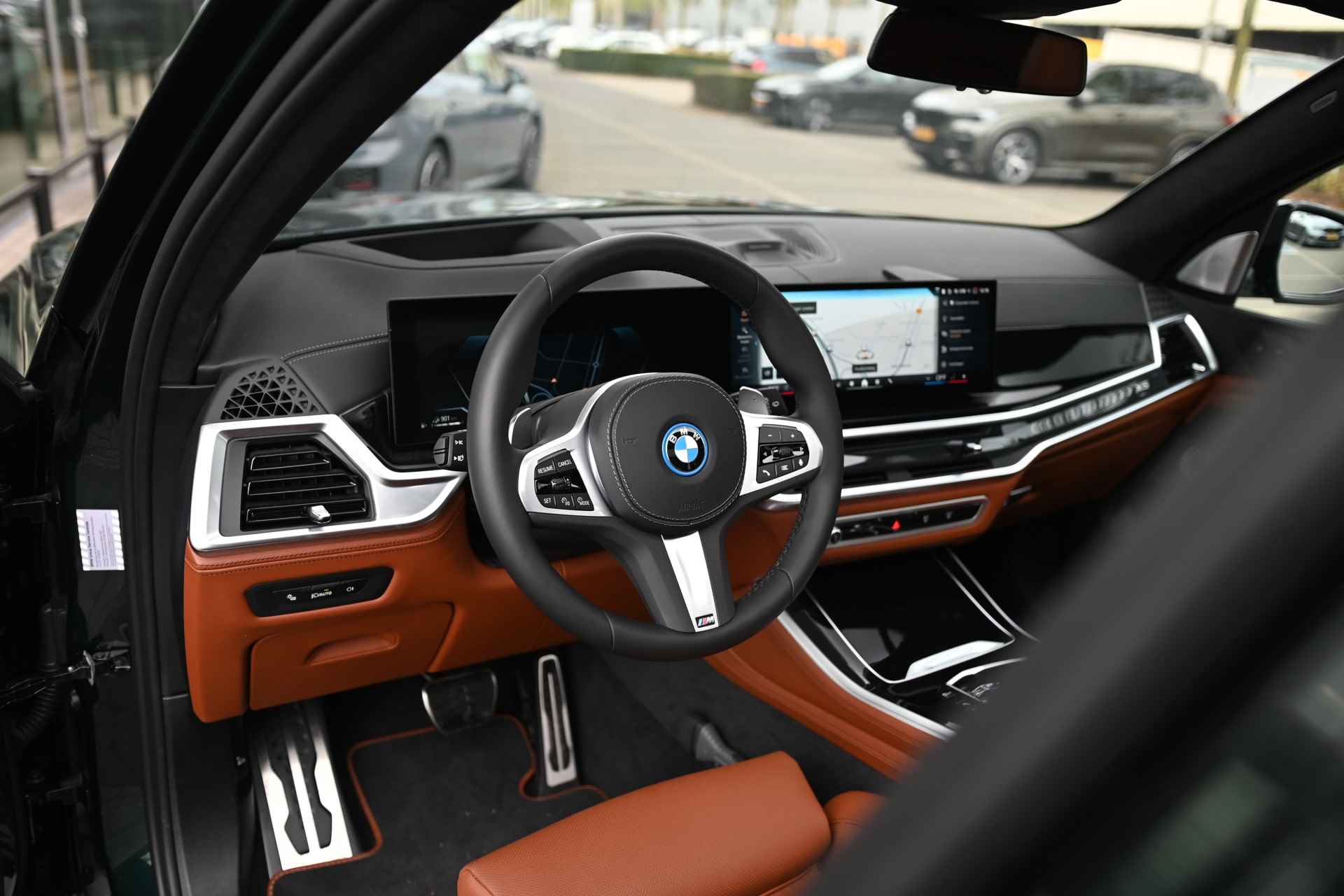 BMW X5 xDrive50e Launch M Sport Automaat / Panoramadak Sky Lounge / Trekhaak / Stoelventilatie / Adaptieve LED / Bowers & Wilkins / Gesture Control / Parking Assistant Professional - 22/43