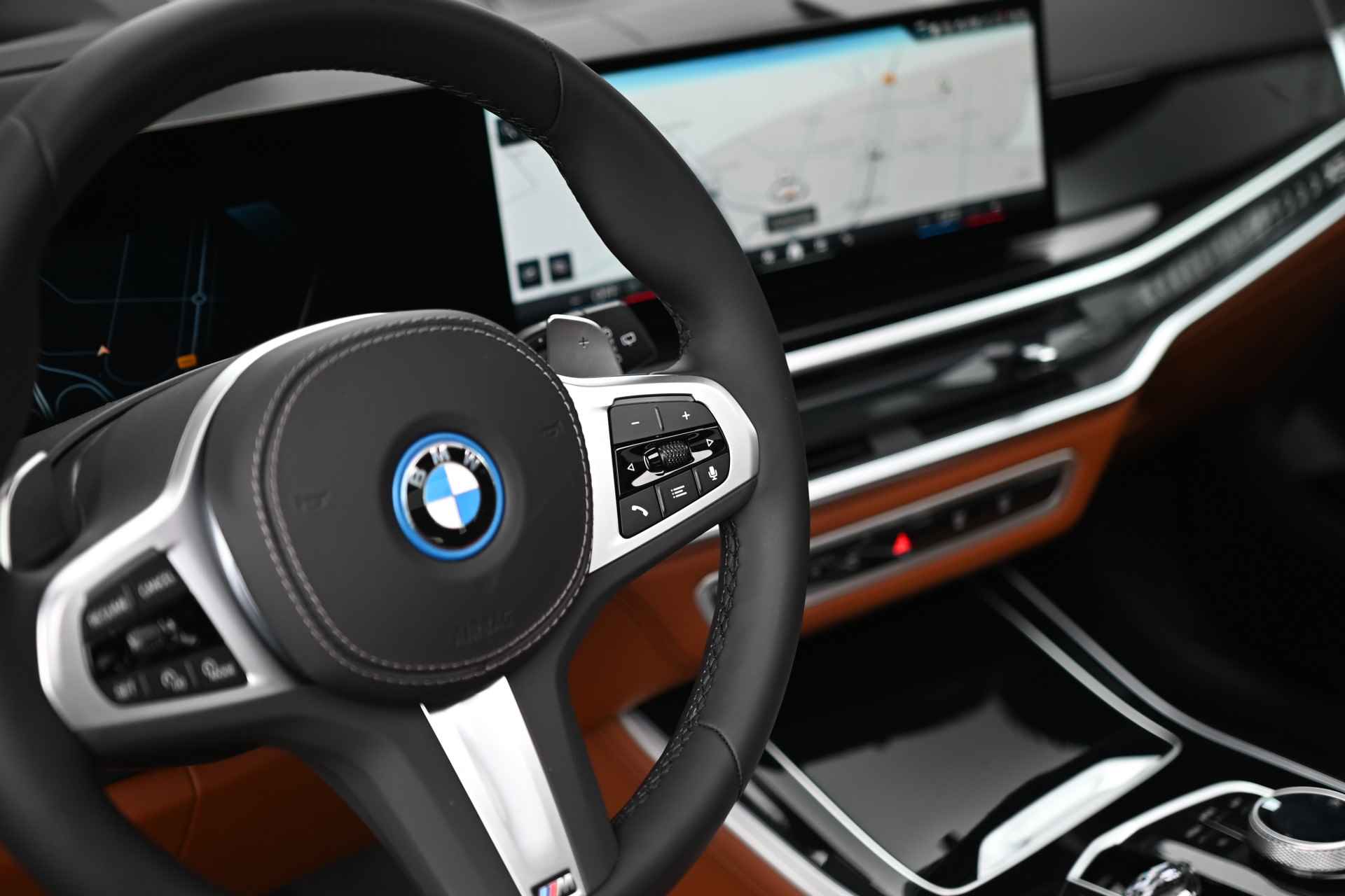 BMW X5 xDrive50e Launch M Sport Automaat / Panoramadak Sky Lounge / Trekhaak / Stoelventilatie / Adaptieve LED / Bowers & Wilkins / Gesture Control / Parking Assistant Professional - 35/43