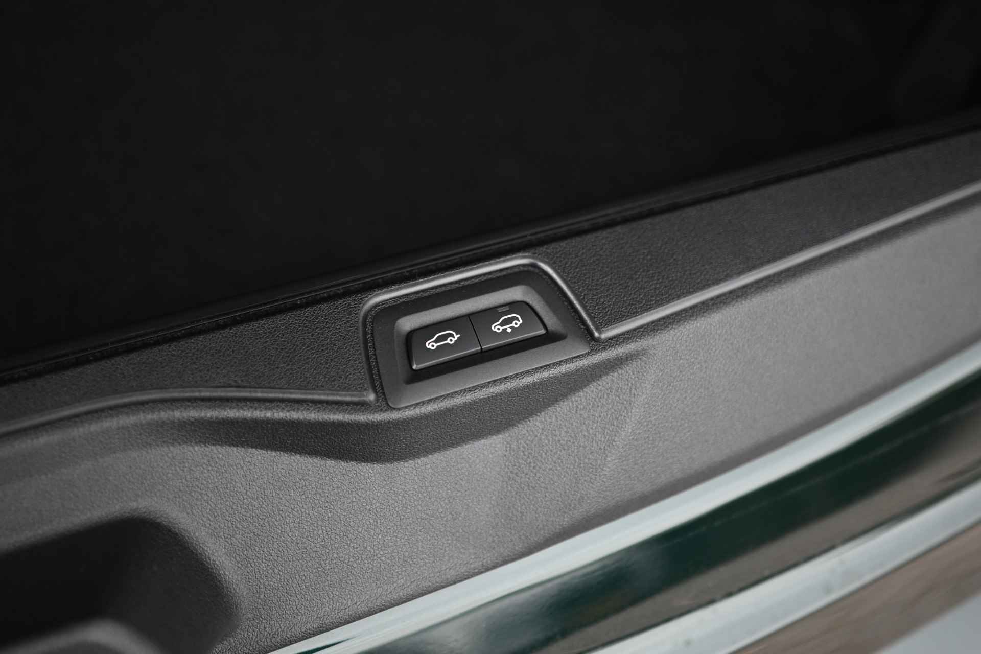 BMW X5 xDrive50e Launch M Sport Automaat / Panoramadak Sky Lounge / Trekhaak / Stoelventilatie / Adaptieve LED / Bowers & Wilkins / Gesture Control / Parking Assistant Professional - 43/43