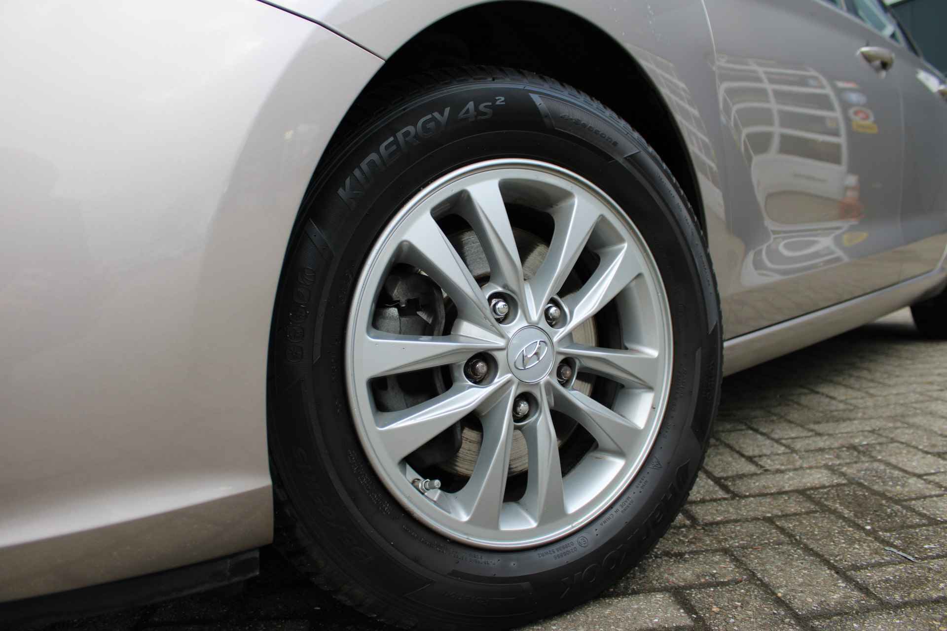 Hyundai i30 1.0 Turbo Comfort | Trekhaak | 4 seizoenenbanden | NL auto - 6/29