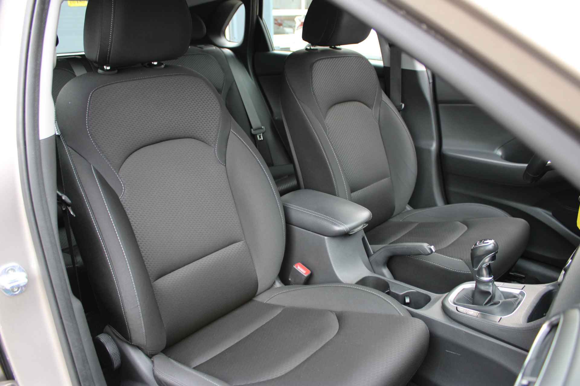 Hyundai i30 1.0 Turbo Comfort | Trekhaak | 4 seizoenenbanden | NL auto - 18/29