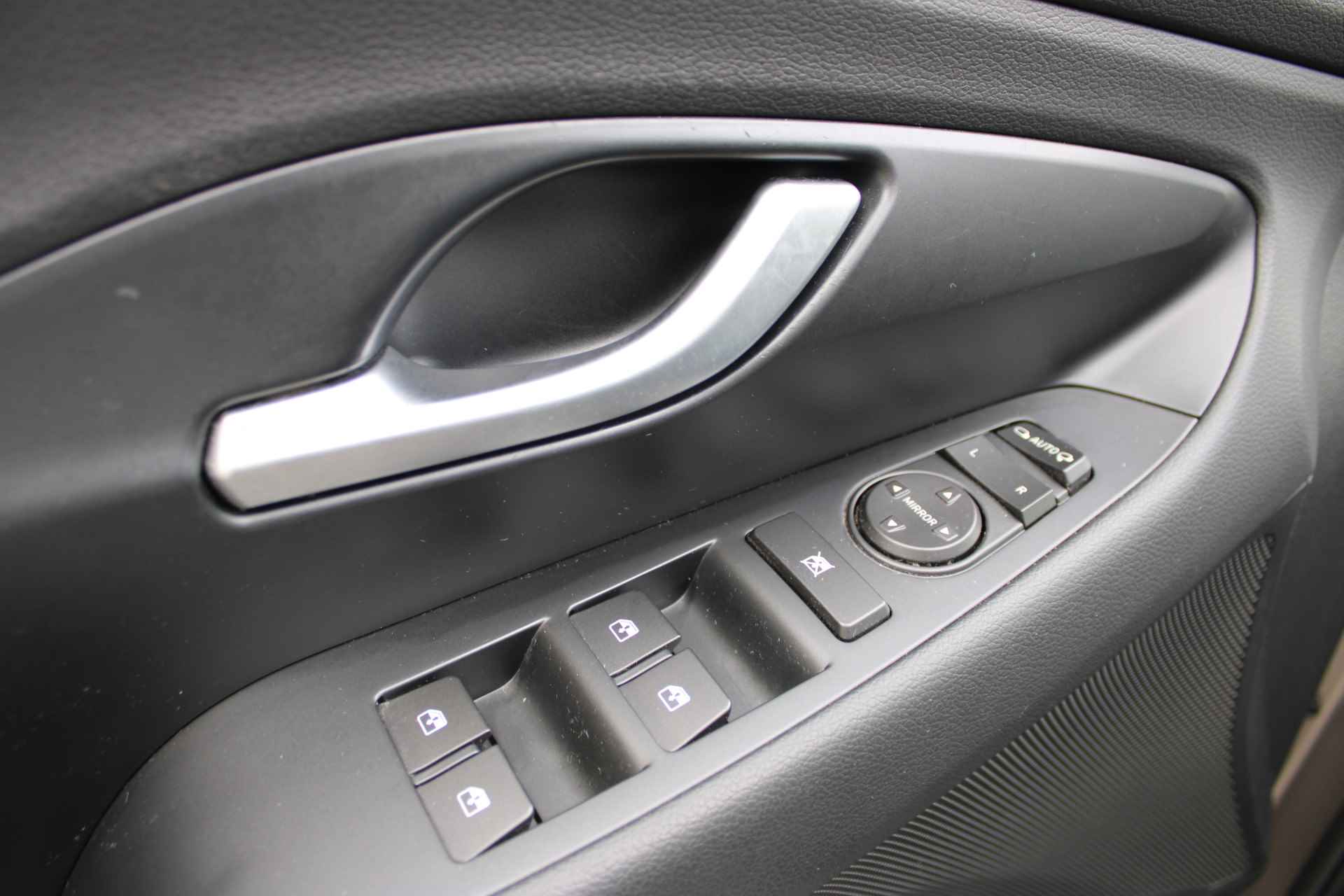 Hyundai i30 1.0 Turbo Comfort | Trekhaak | 4 seizoenenbanden | NL auto - 20/29