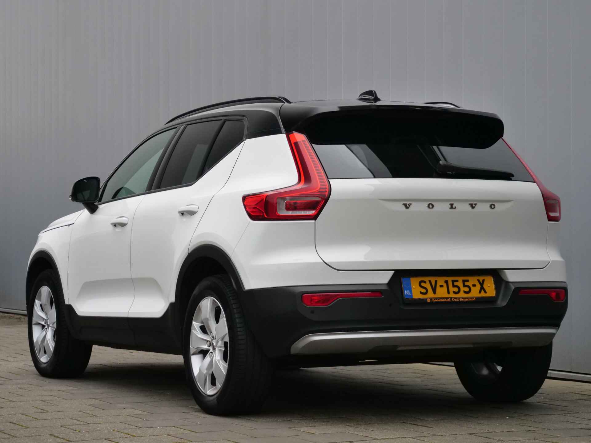 Volvo XC40 1.5 T3 Momentum 157 Pk Navigatie / Camera / Apple Carplay / DAB / - 3/36