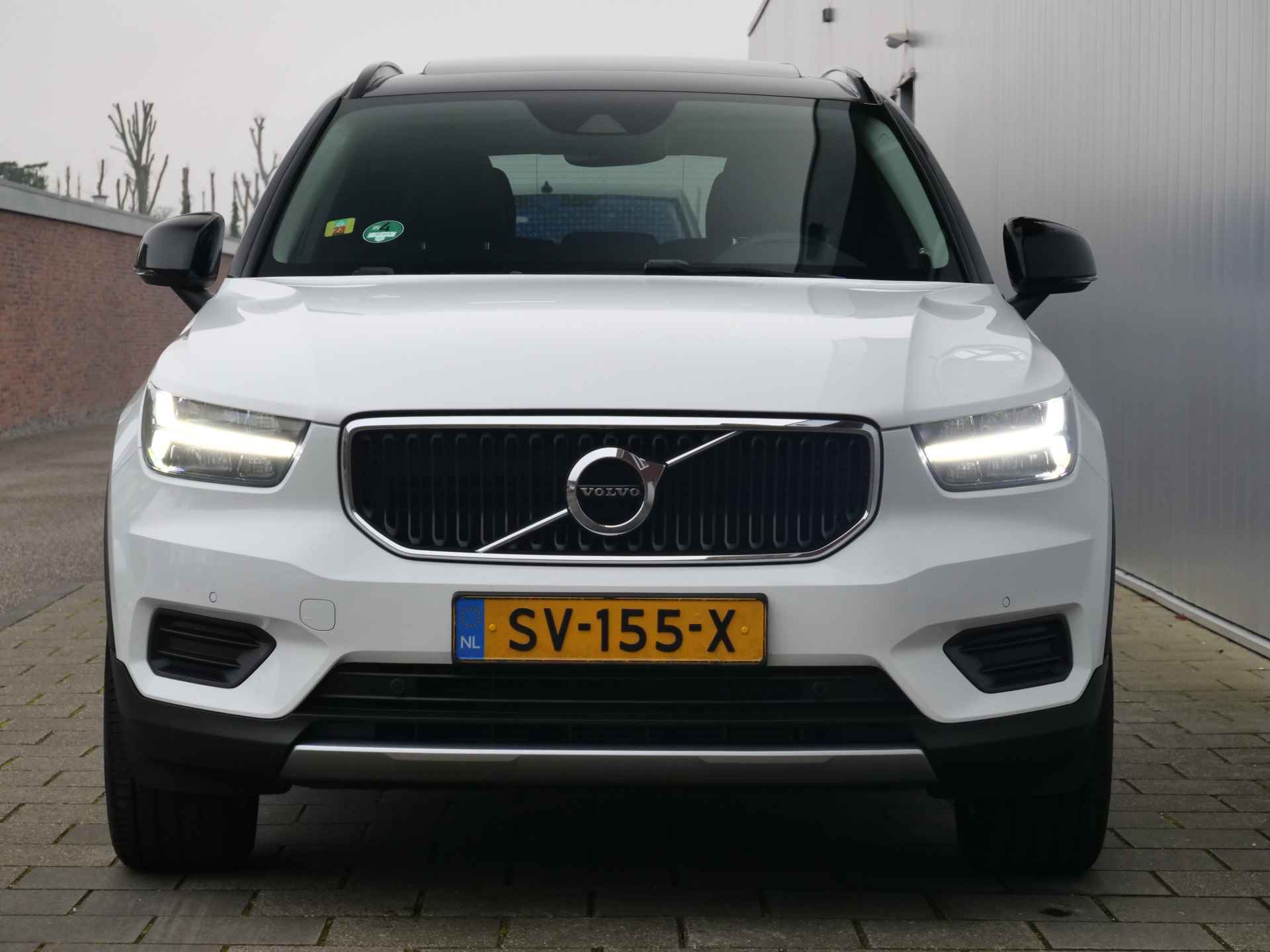 Volvo XC40 1.5 T3 Momentum 157 Pk Navigatie / Camera / Apple Carplay / DAB / - 5/36