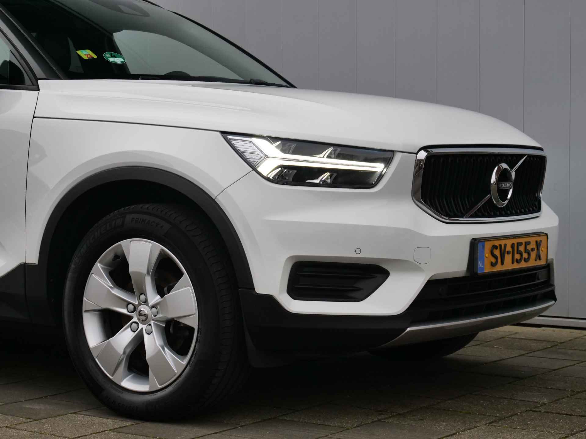 Volvo XC40 1.5 T3 Momentum 157 Pk Navigatie / Camera / Apple Carplay / DAB / - 17/36