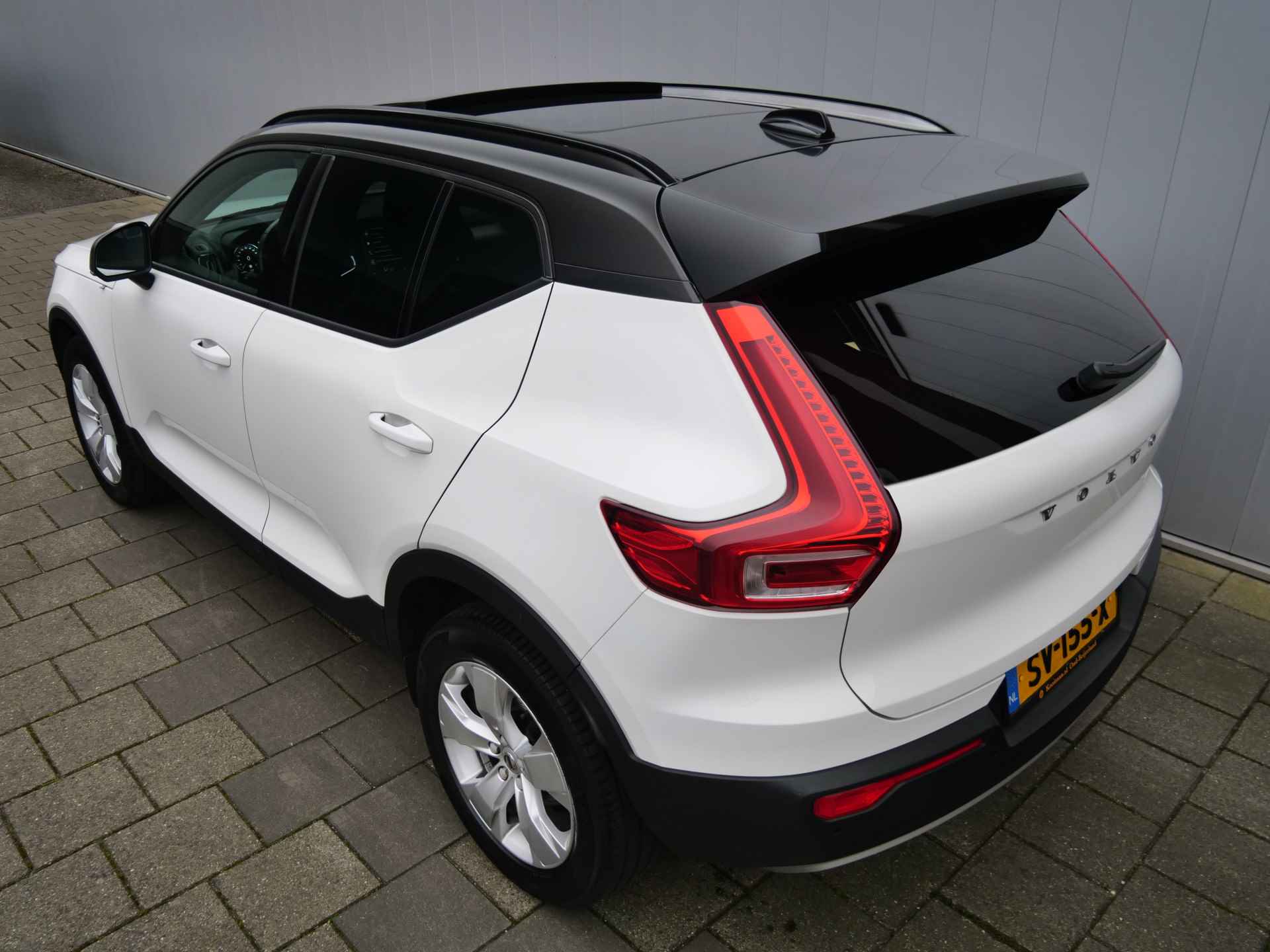 Volvo XC40 1.5 T3 Momentum 157 Pk Navigatie / Camera / Apple Carplay / DAB / - 20/36