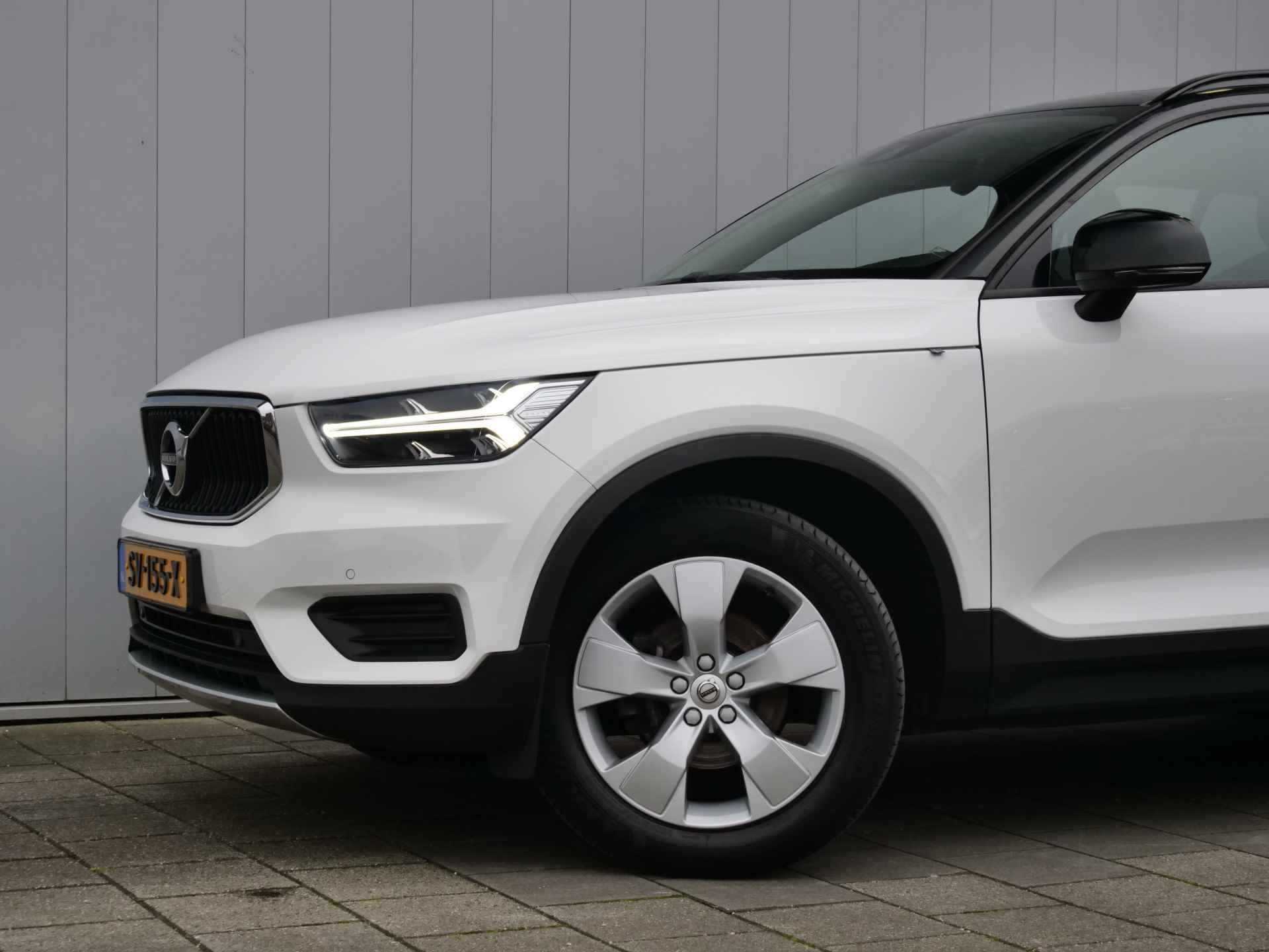 Volvo XC40 1.5 T3 Momentum 157 Pk Navigatie / Camera / Apple Carplay / DAB / - 23/36