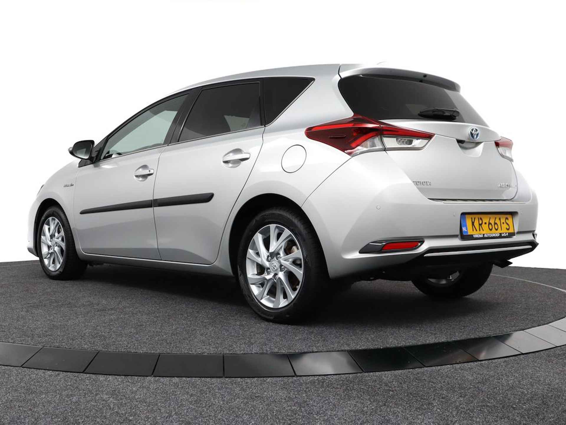 Toyota Auris 1.8 Hybrid Executive - Navigatie - Climate Control - Cruise Control - Achteruitrijcamera - Stoelverwarming - 12 maanden Bovag garantie - 6/54