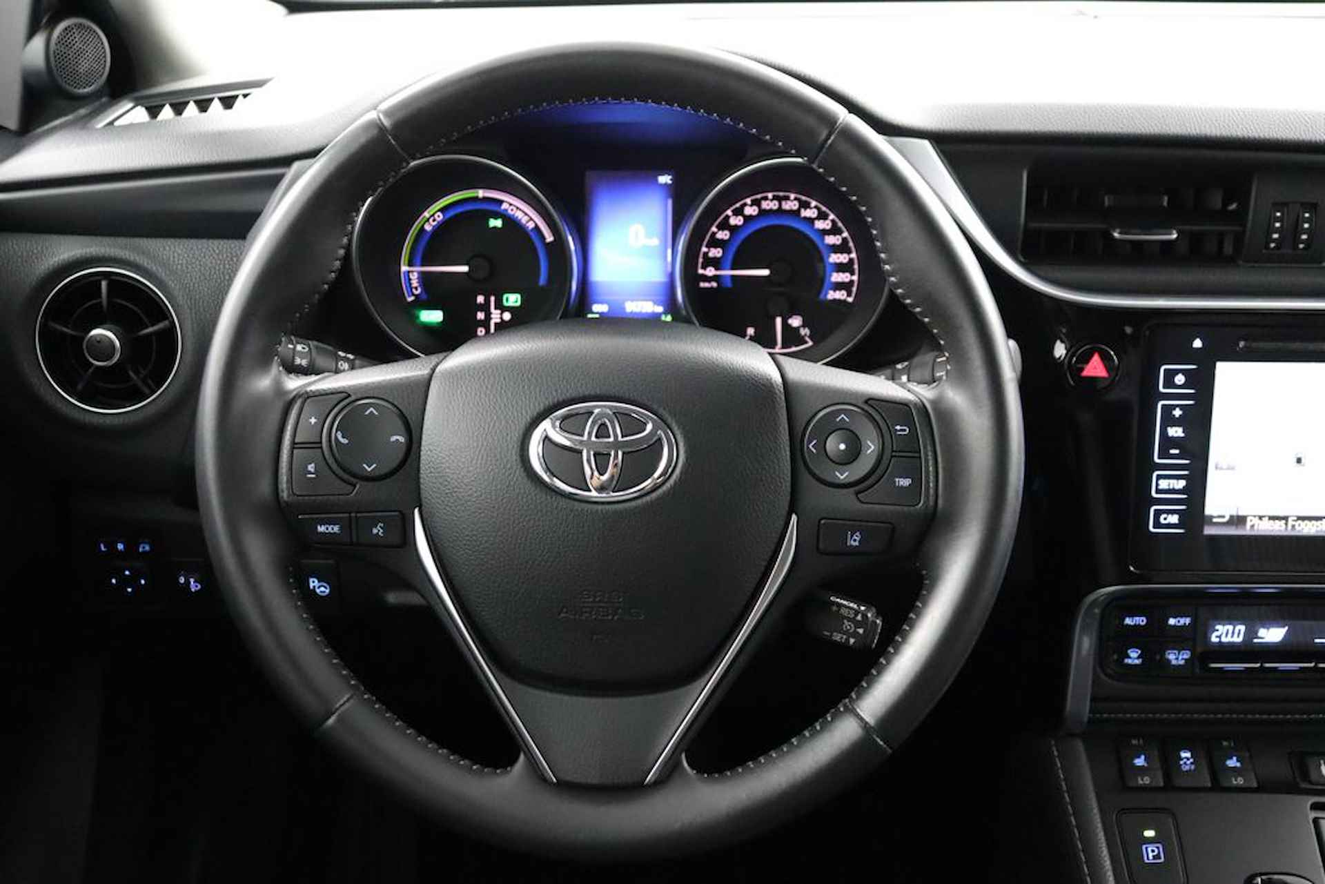 Toyota Auris 1.8 Hybrid Executive - Navigatie - Climate Control - Cruise Control - Achteruitrijcamera - Stoelverwarming - 12 maanden Bovag garantie - 24/54