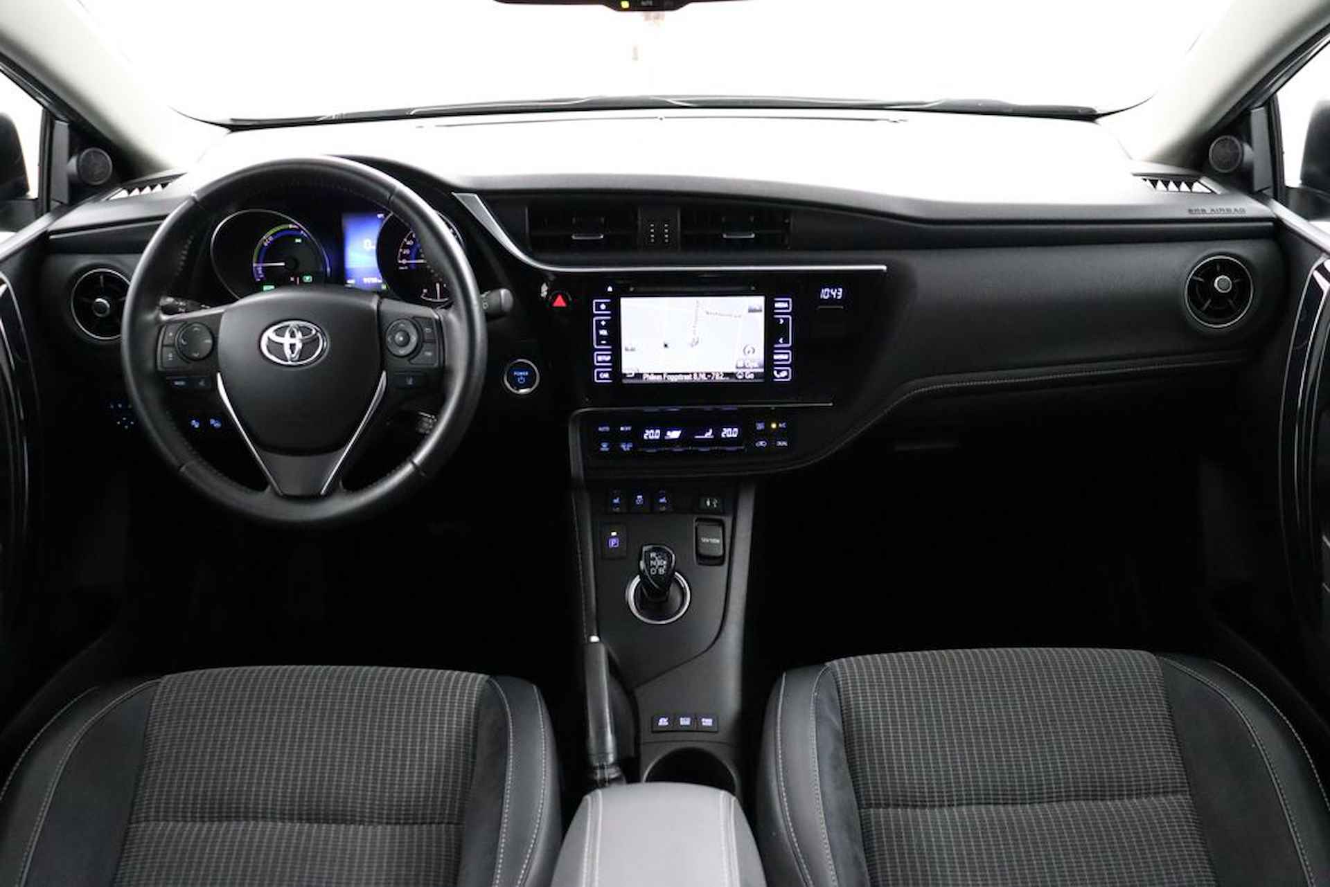 Toyota Auris 1.8 Hybrid Executive - Navigatie - Climate Control - Cruise Control - Achteruitrijcamera - Stoelverwarming - 12 maanden Bovag garantie - 29/54