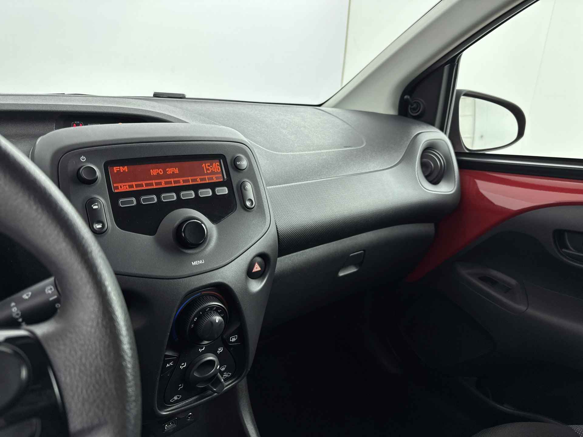 Toyota Aygo 1.0 VVT-i x-fun | Airco | Centrale deurvergrendeling met afstandsbediening | Bluetooth | - 10/39