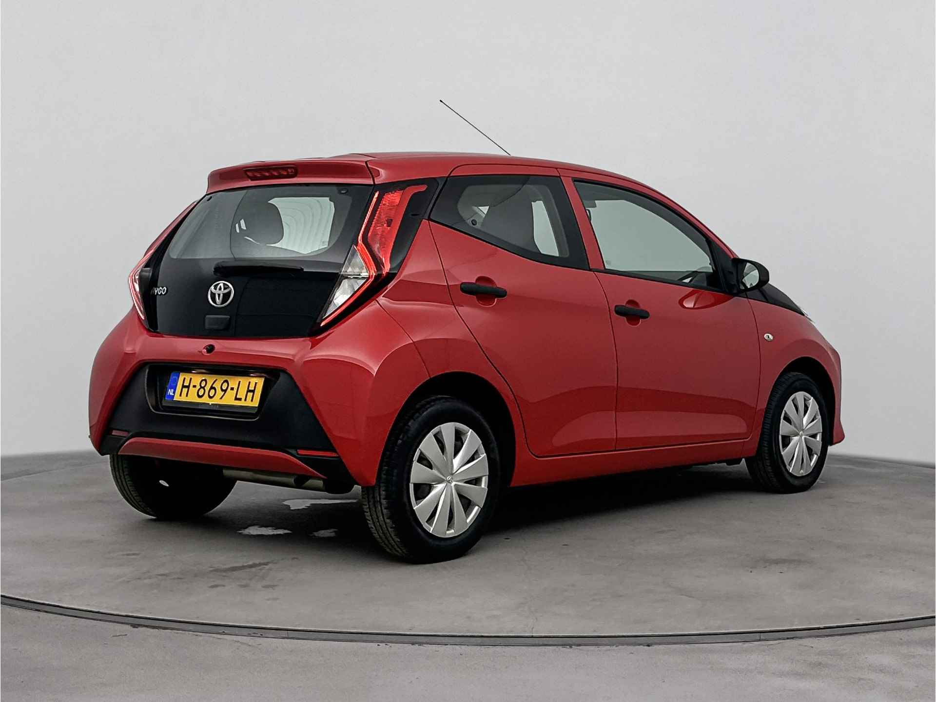 Toyota Aygo 1.0 VVT-i x-fun | Airco | Centrale deurvergrendeling met afstandsbediening | Bluetooth | - 15/39