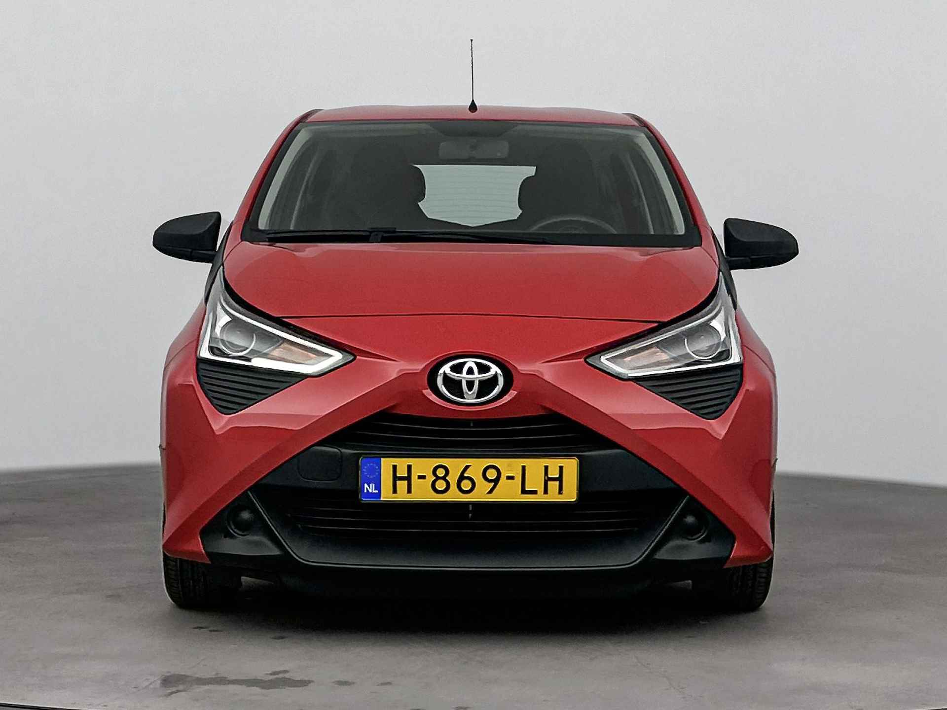 Toyota Aygo 1.0 VVT-i x-fun | Airco | Centrale deurvergrendeling met afstandsbediening | Bluetooth | - 33/39