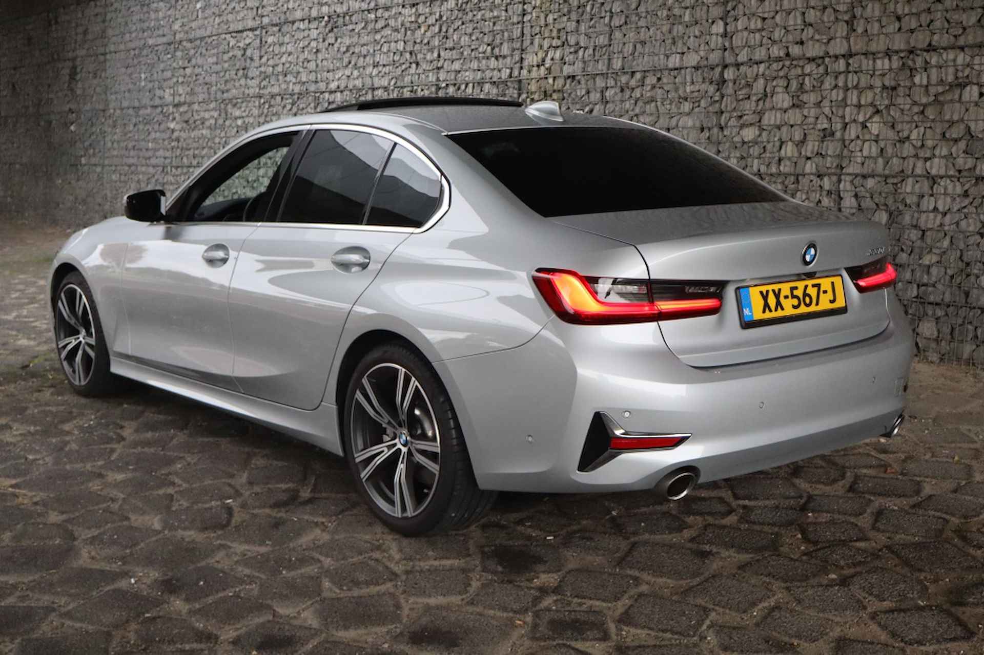 Bmw 3-serie 330i High Executive | Geen import | Schuifdak | Harman Kardon - 26/26