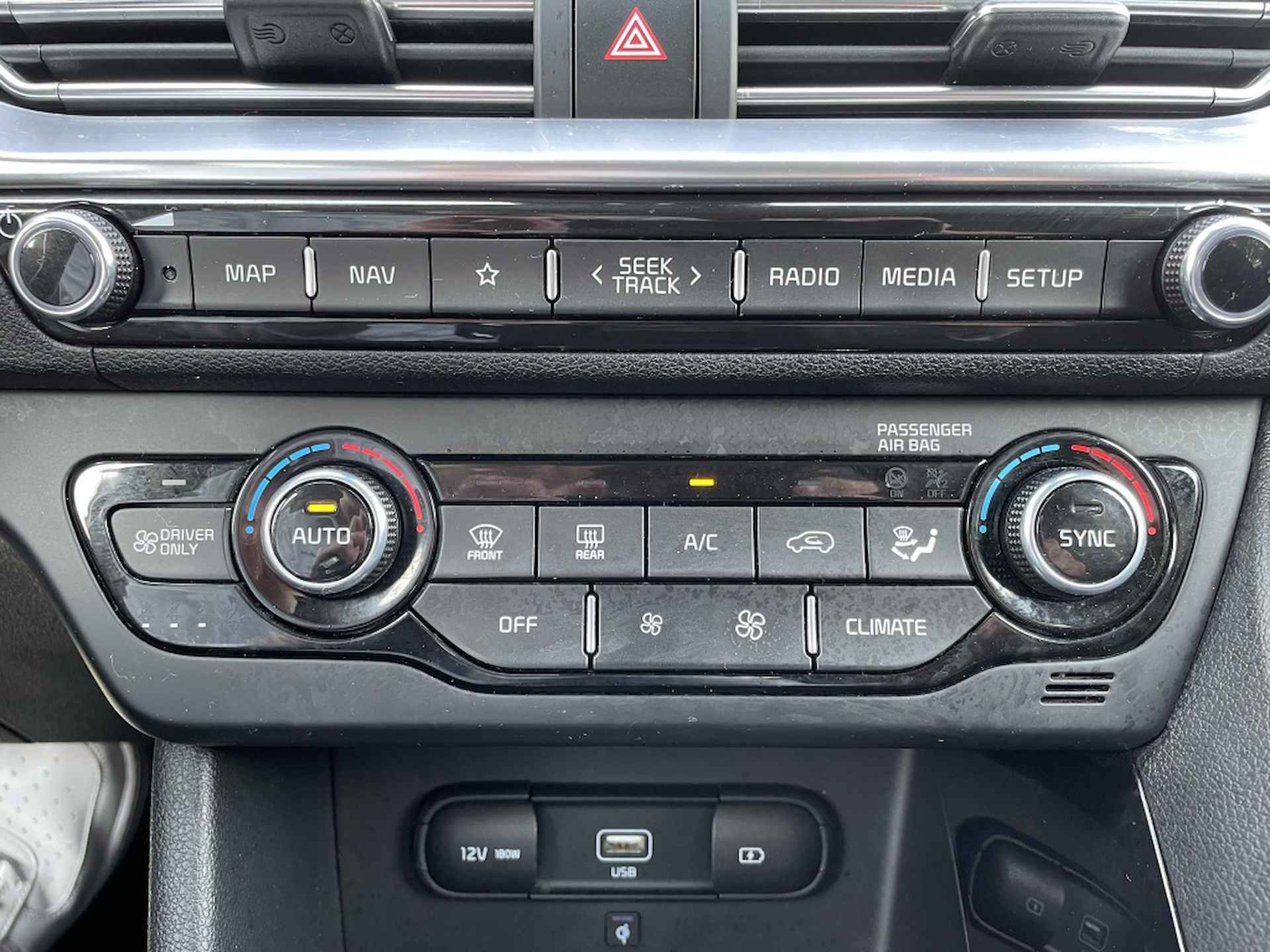 Kia Niro 1.6 GDi Hybrid DynamicLine | Camera | Carplay | Keyless - 19/32