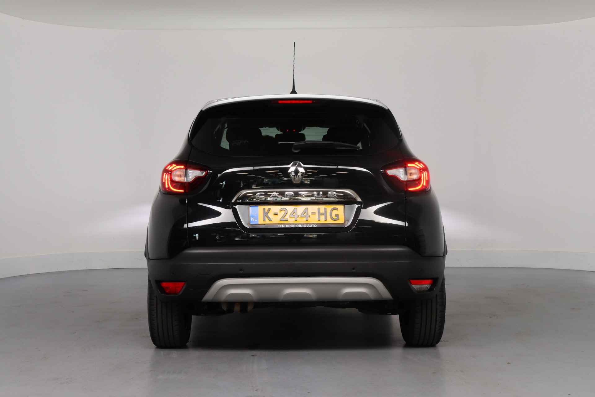 Renault Captur 1.3 TCe Intens Automaat | Panorama Dak | Navi | Clima | Keyless | LED | Parkeersensoren | Half Leder | Cruise | Lichtmetalen Vel - 4/41