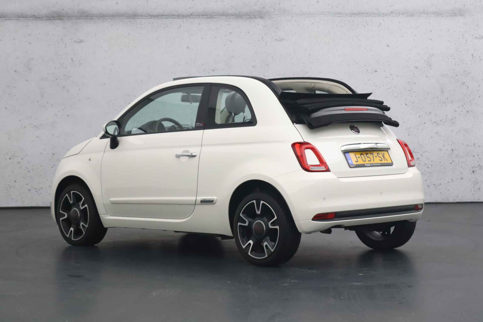 Fiat 500C 0.9 TwinAir Turbo Anniversario | Elektrische kap | Airconditioning | Parkeersensoren | LMV 16" - 8/26